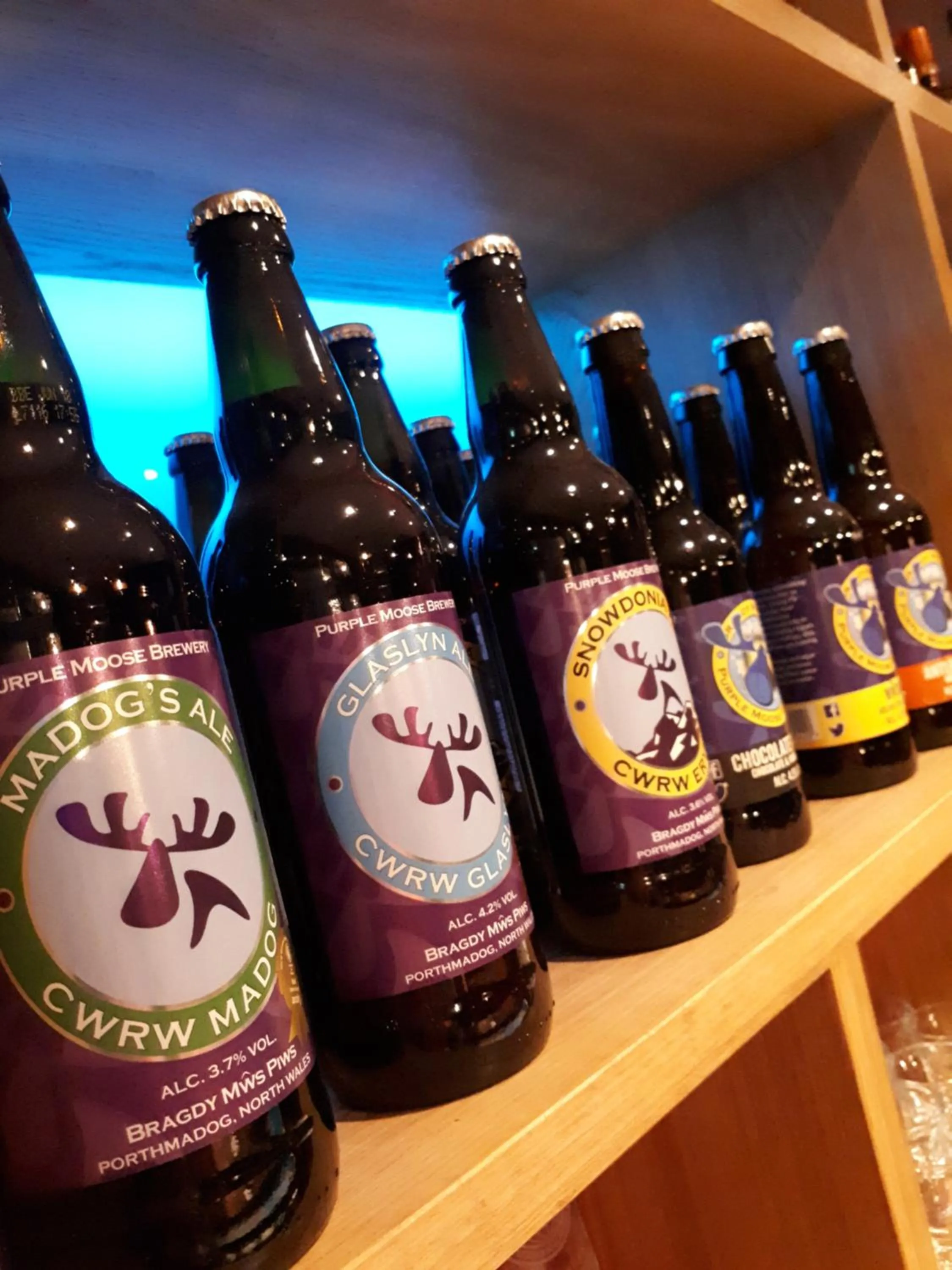 Drinks in Ty Glyndwr Bunkhouse, Bar and cafe