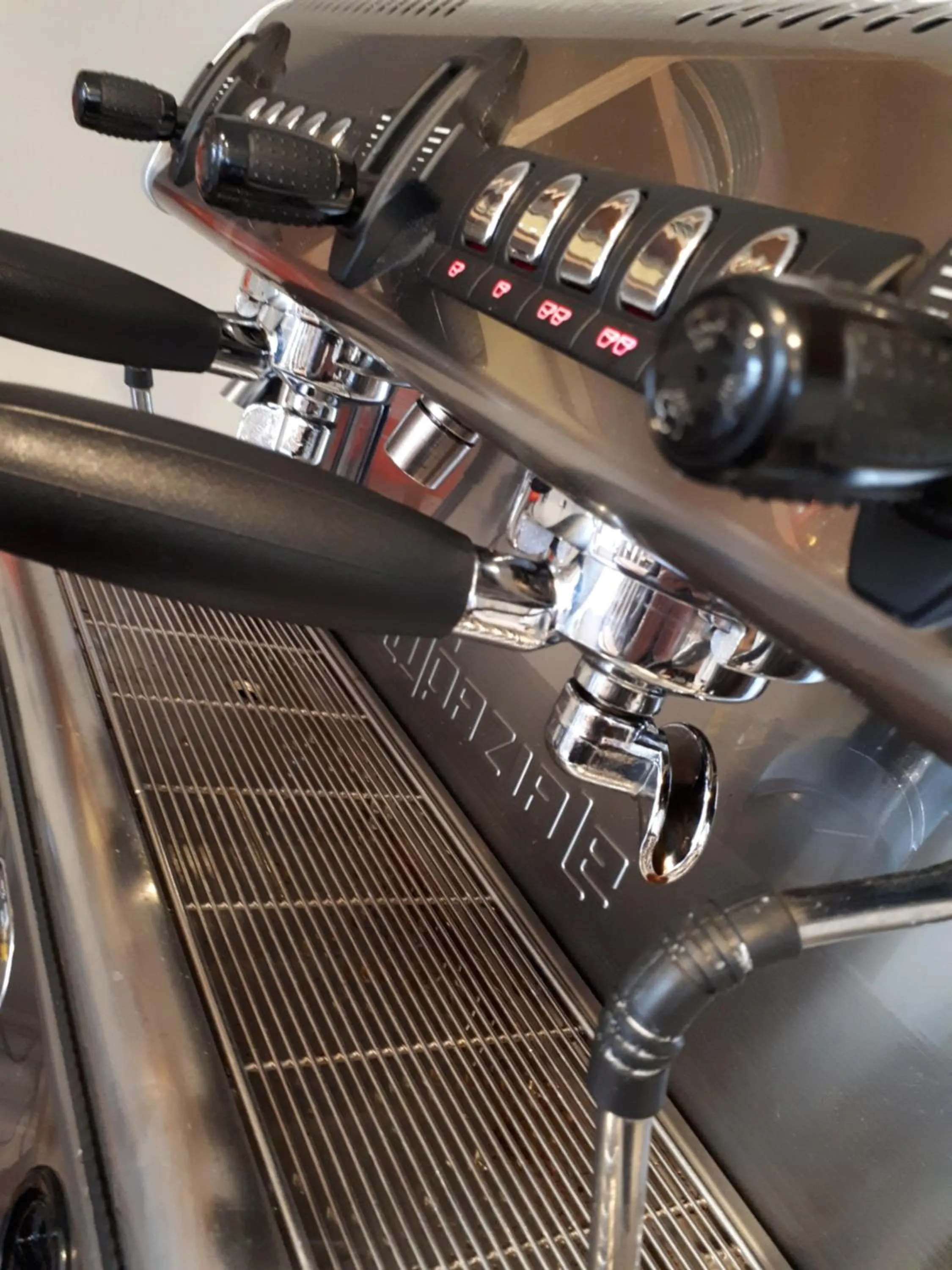 Drinks in Ty Glyndwr Bunkhouse, Bar and cafe