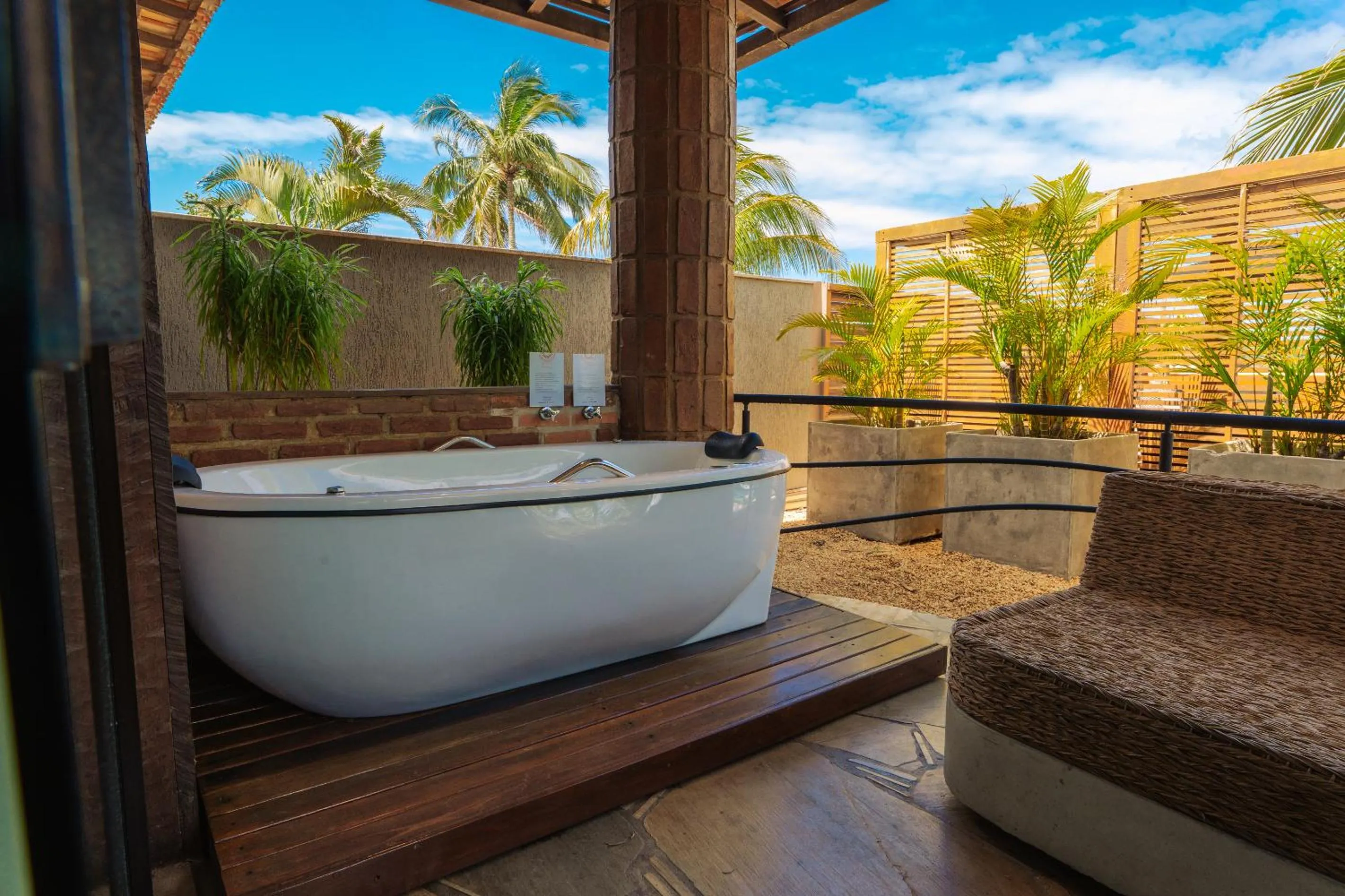 Hot Tub in Bravo Pousada Design
