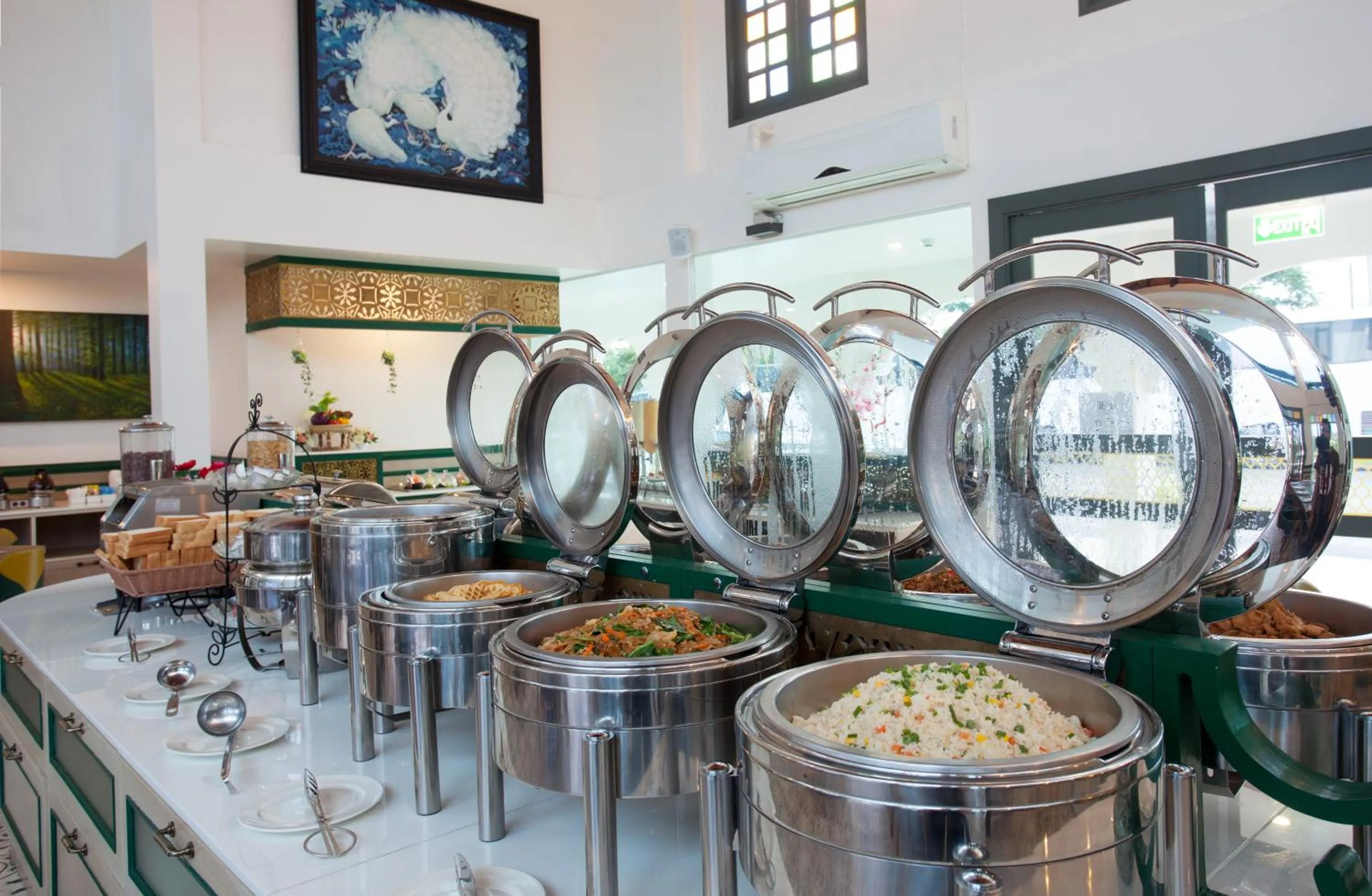 Restaurant/places to eat in Supicha Pool Access Hotel - SHA Plus