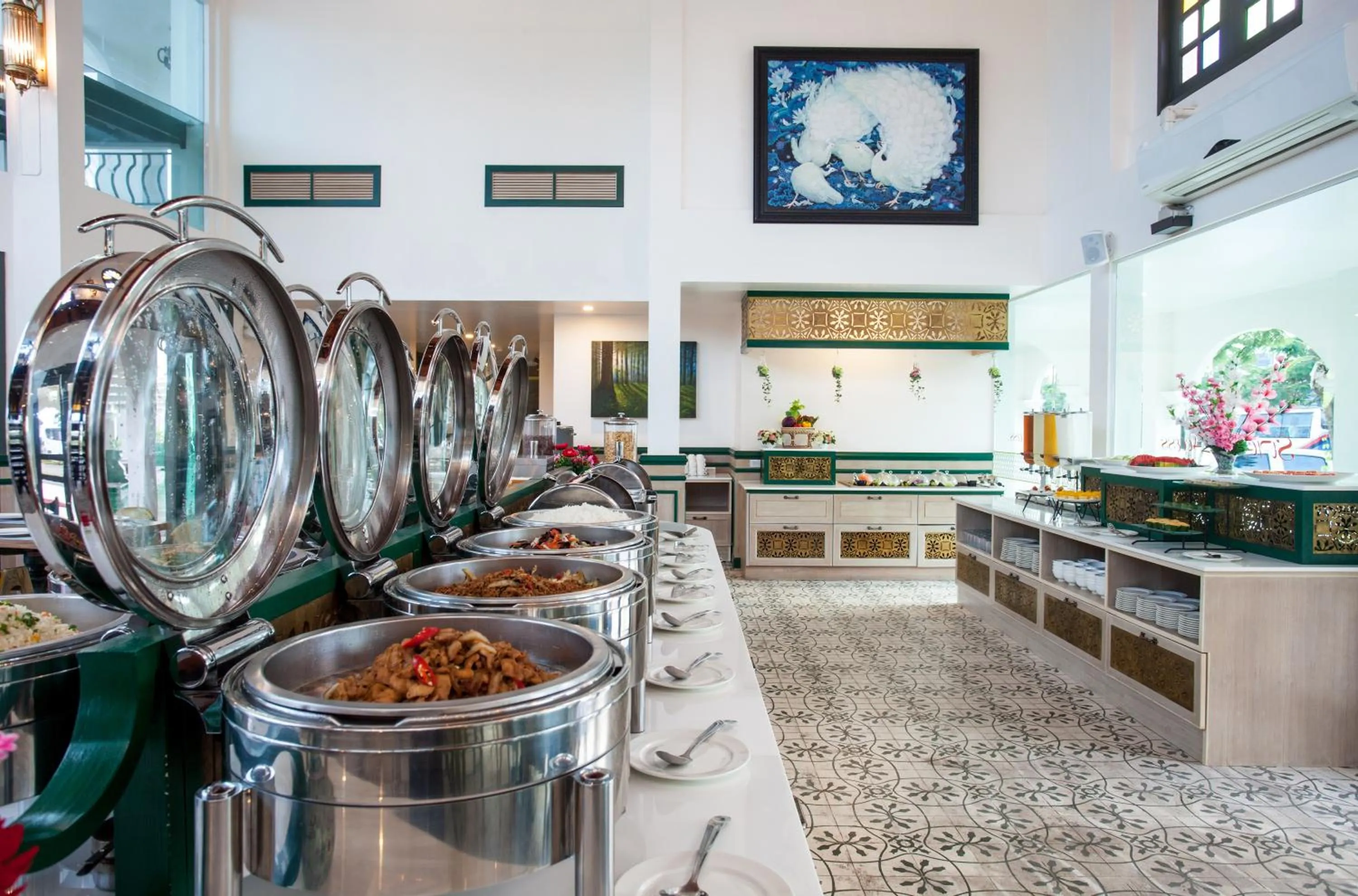 Restaurant/places to eat in Supicha Pool Access Hotel - SHA Plus