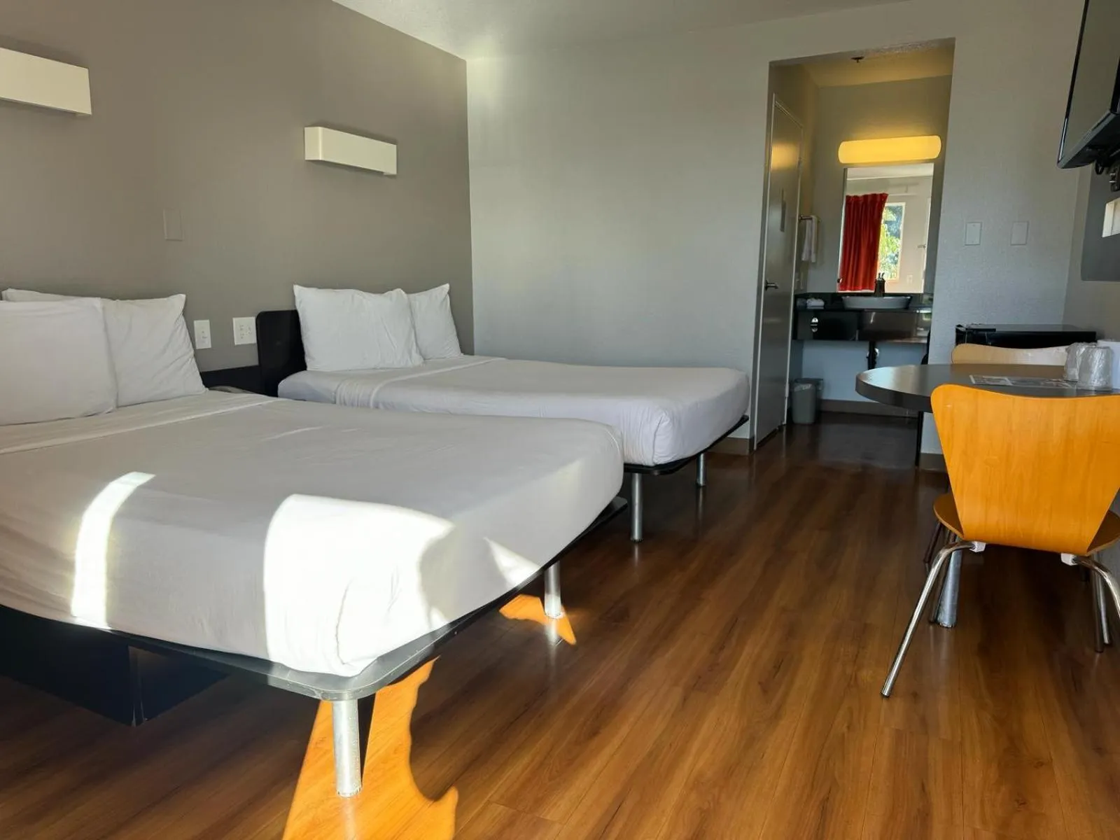 Bedroom, Bed in Motel 6-Ventura, CA - South