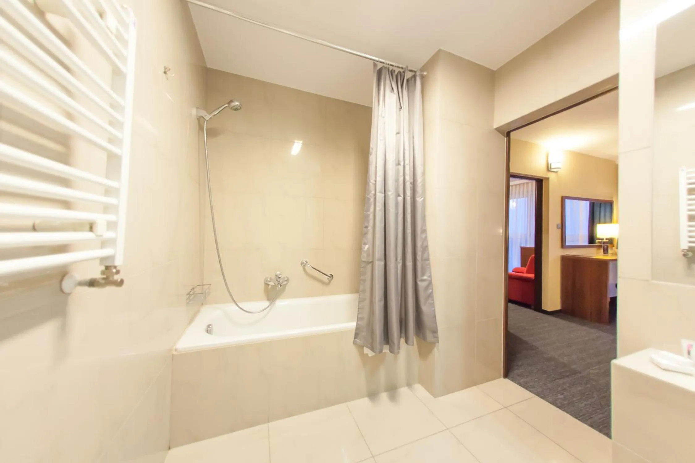 Bathroom, Bed in Hotel Tychy Prime