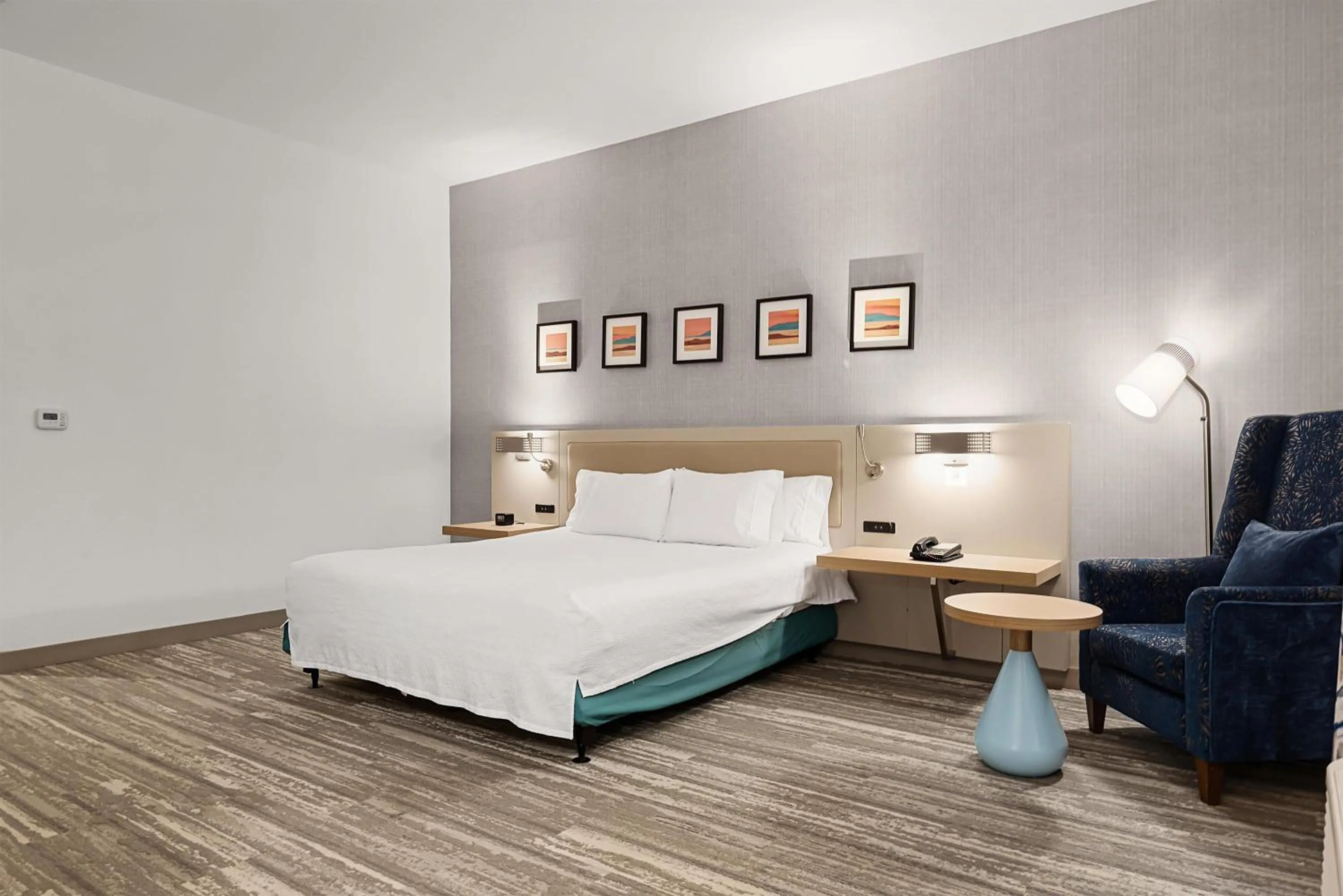 Bed in Hilton Garden Inn New Braunfels