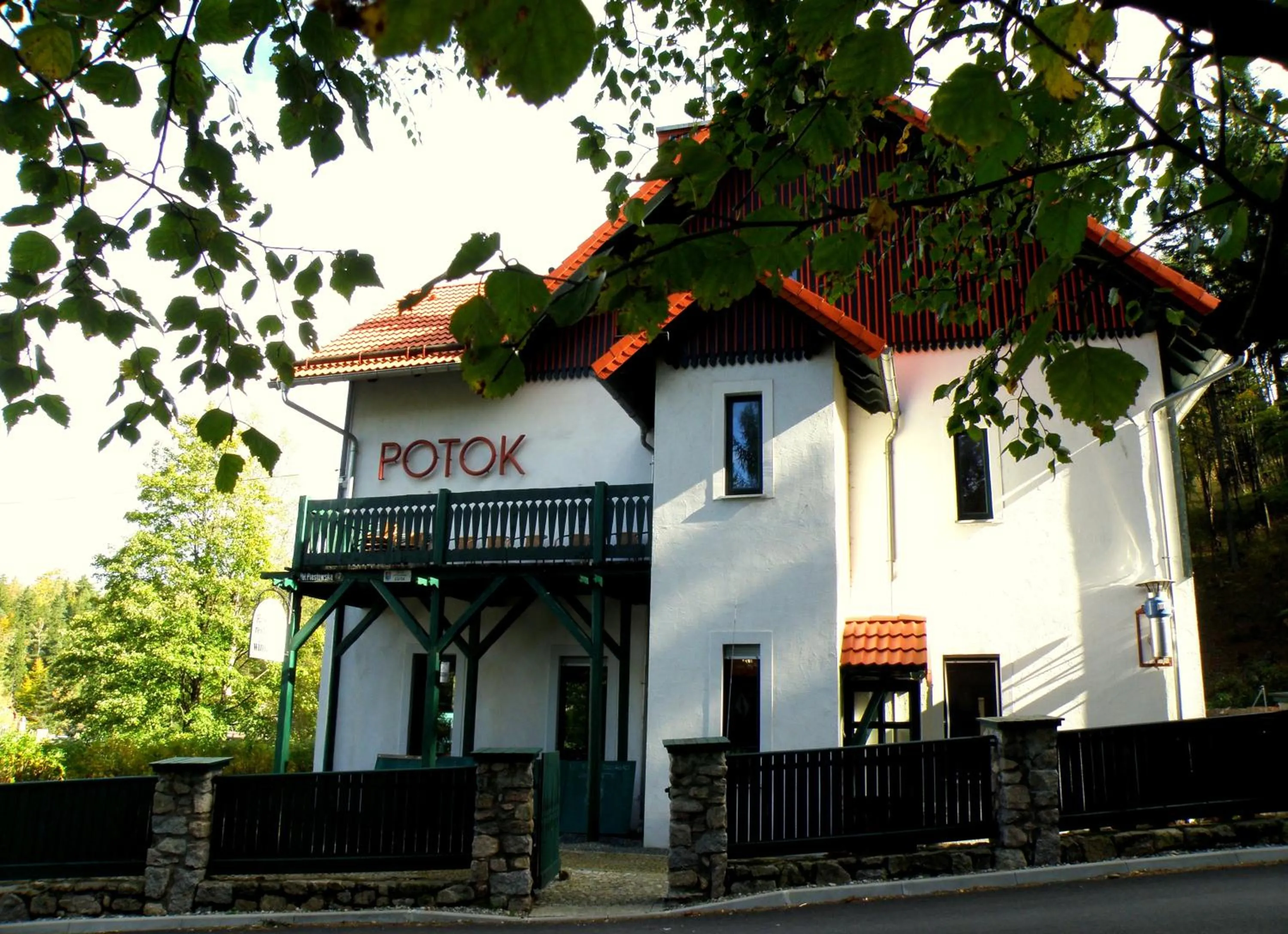 Facade/entrance in Dom Potok