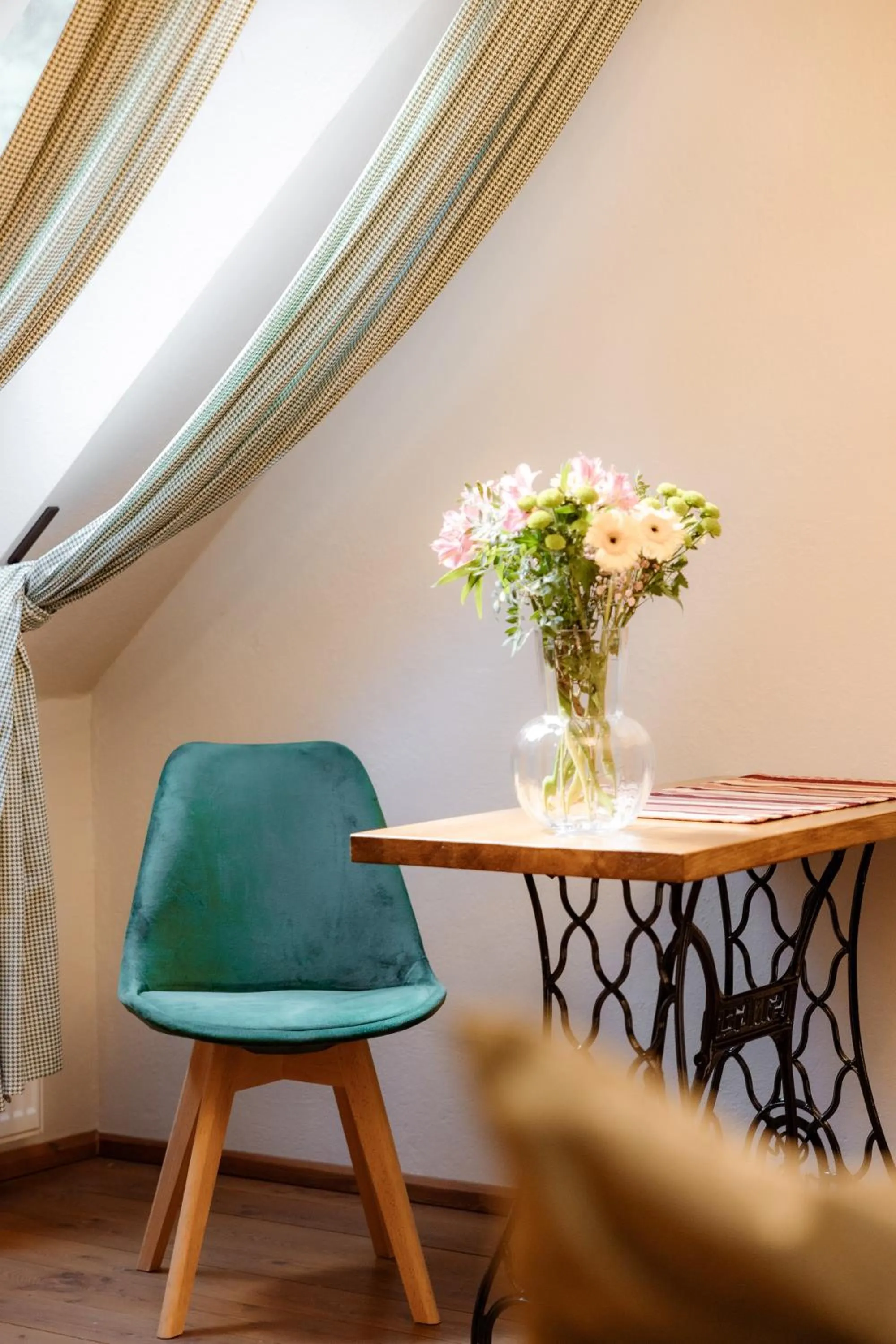 Photo of the whole room in Dom Potok