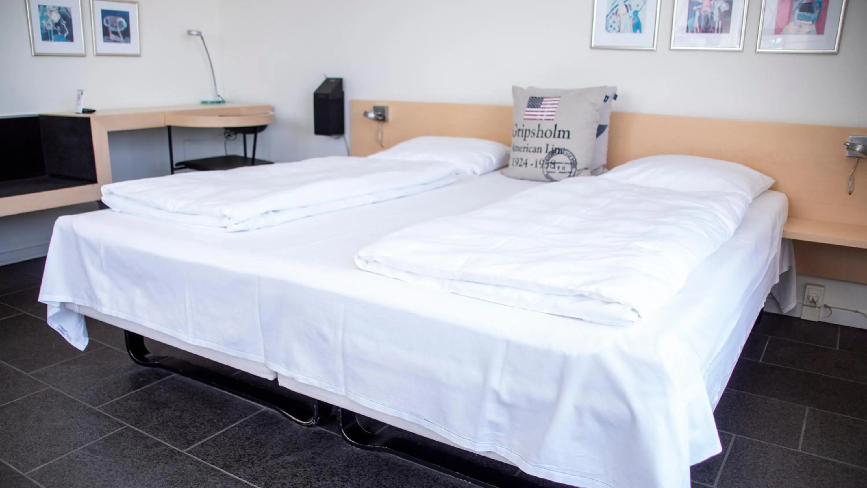 Photo of the whole room, Bed in Hotel Strandtangen