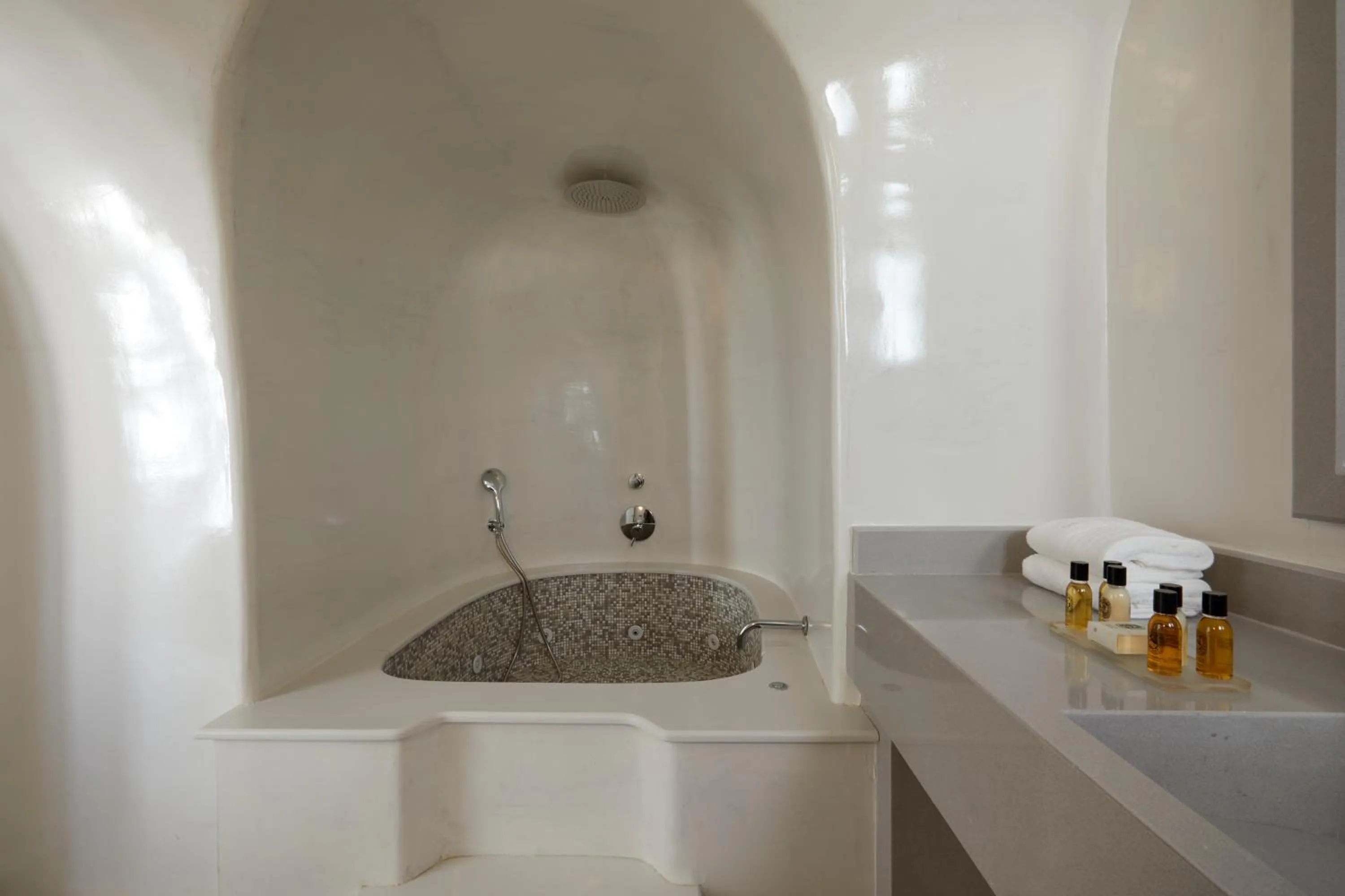 Bathroom in Petit Palace Suites