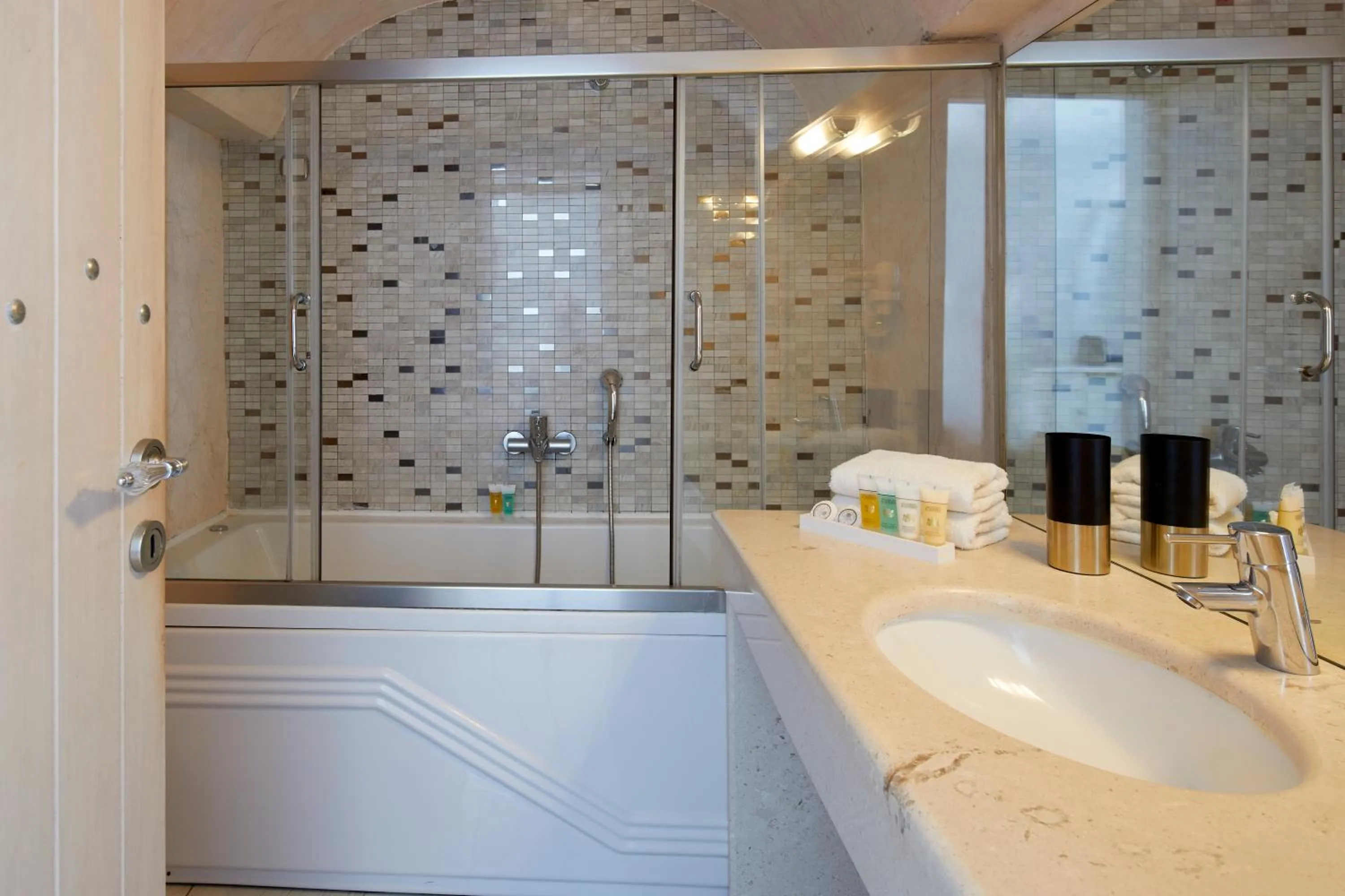 Bathroom in Petit Palace Suites