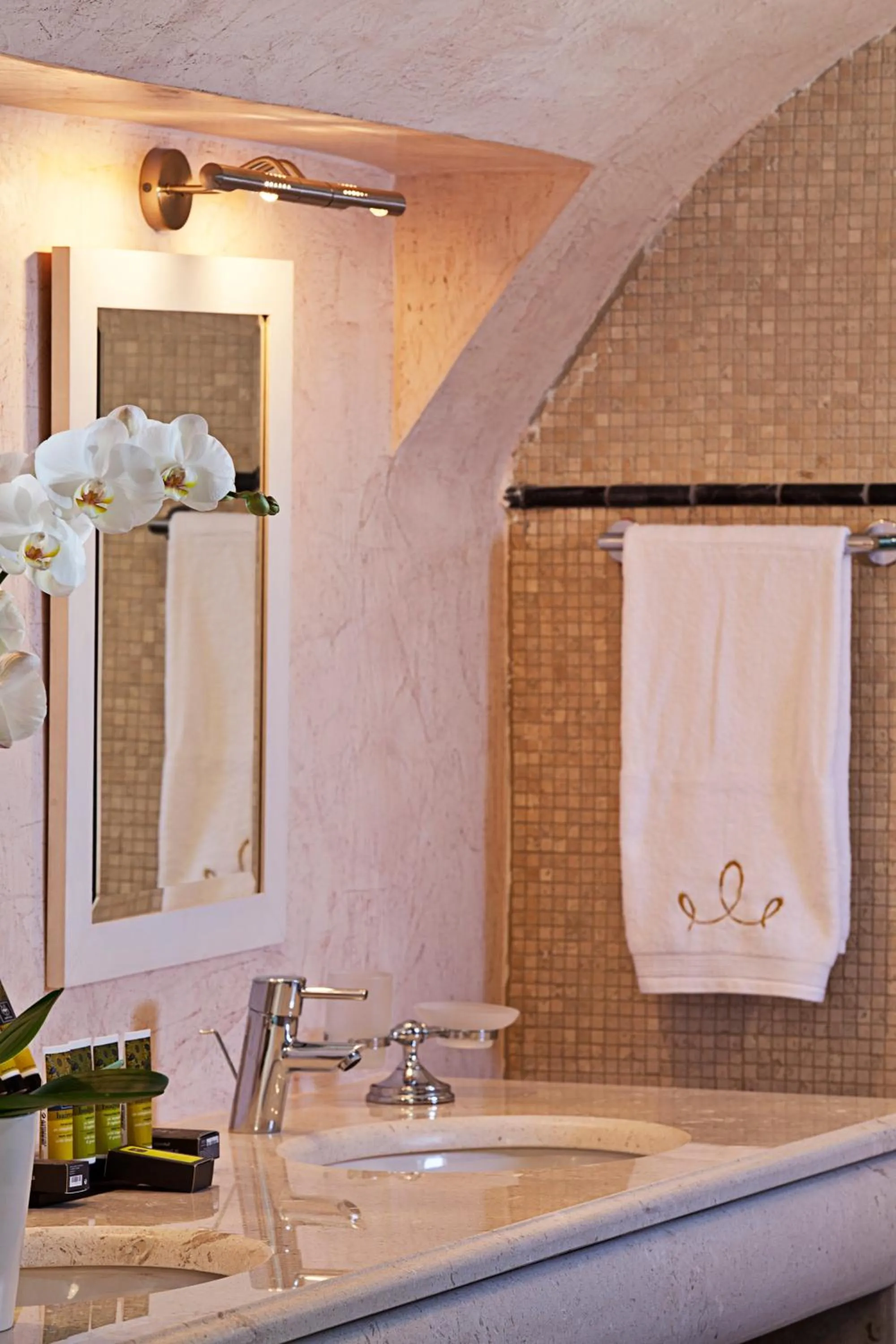 Bath in Petit Palace Suites