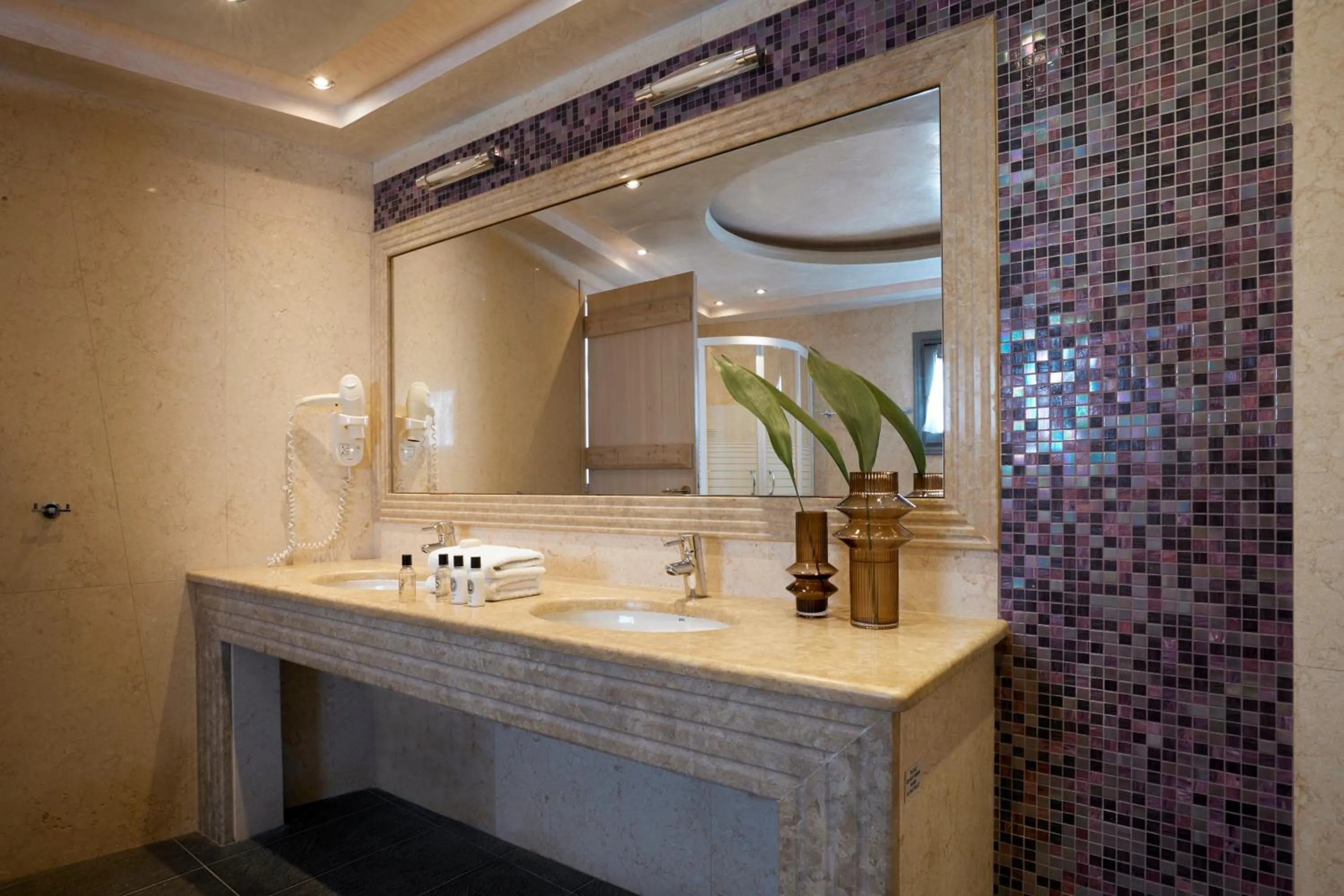 Bathroom in Petit Palace Suites