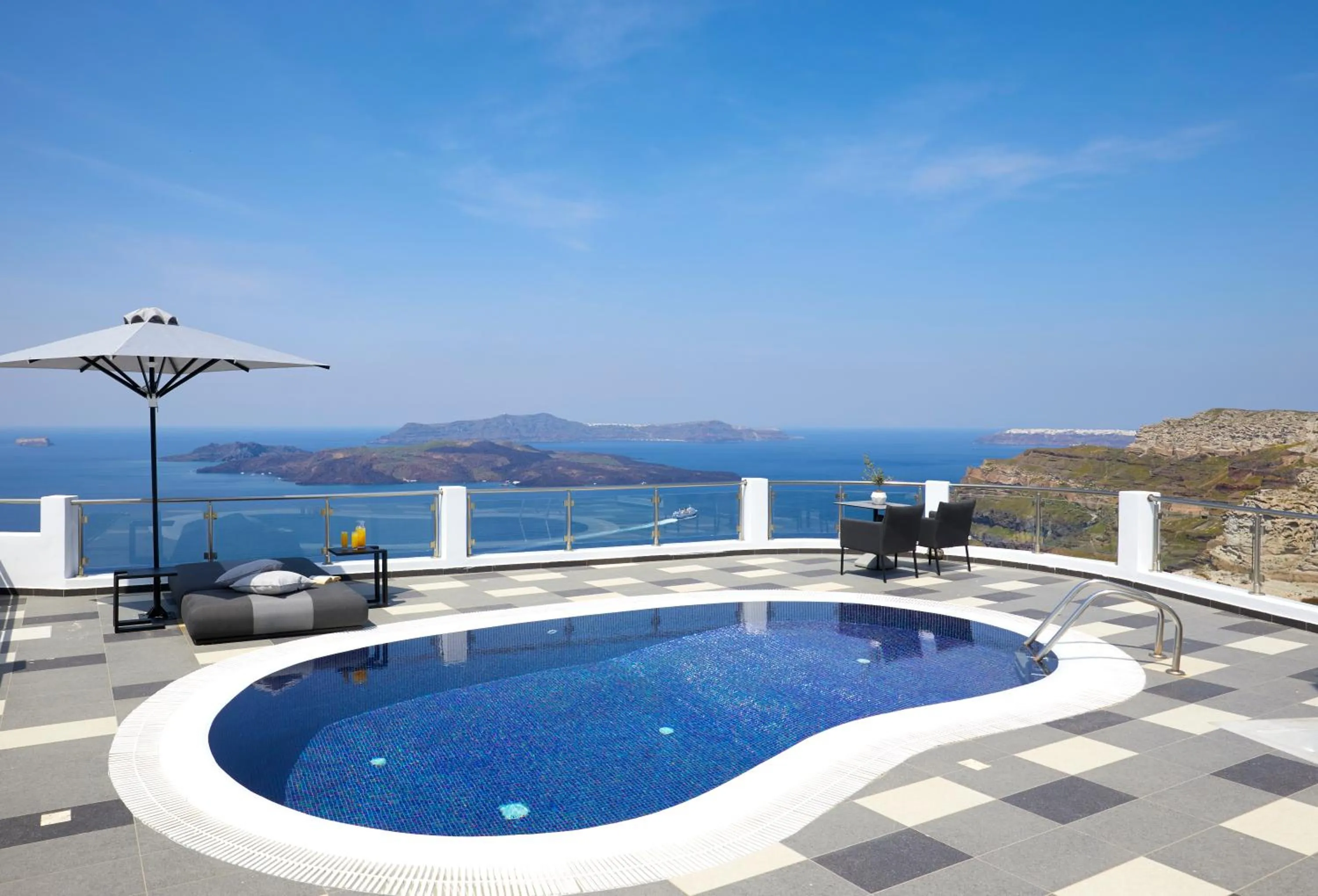 Patio in Petit Palace Suites