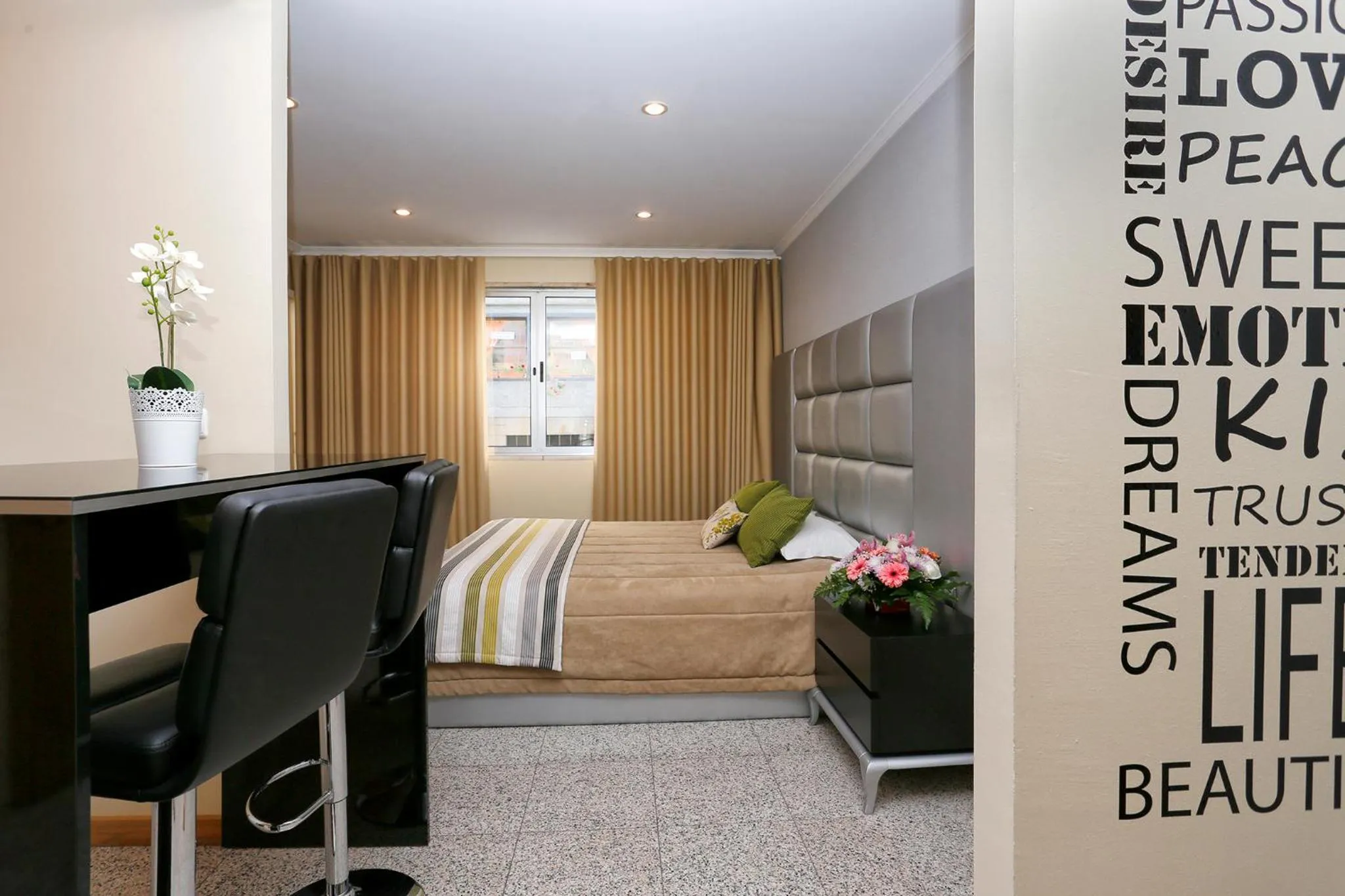 Bedroom, Bed in Oporto City Centre Apartments