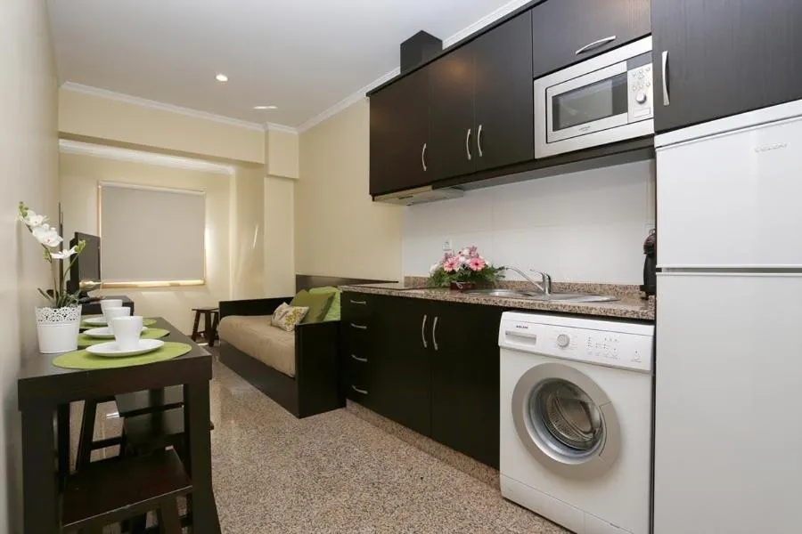 Kitchen or kitchenette in Oporto City Centre Apartments