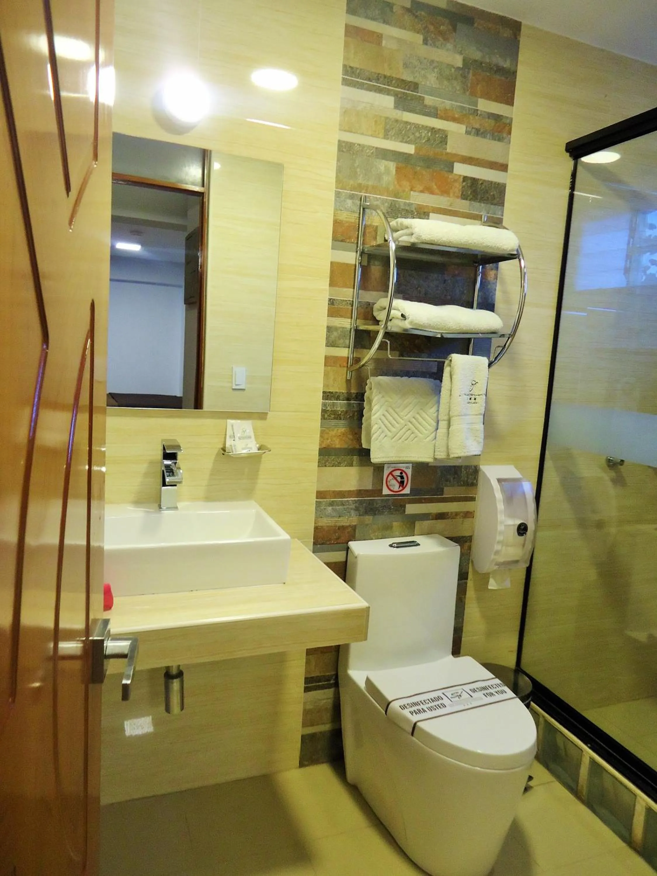 Bathroom in San Francisco Cusco Hotel