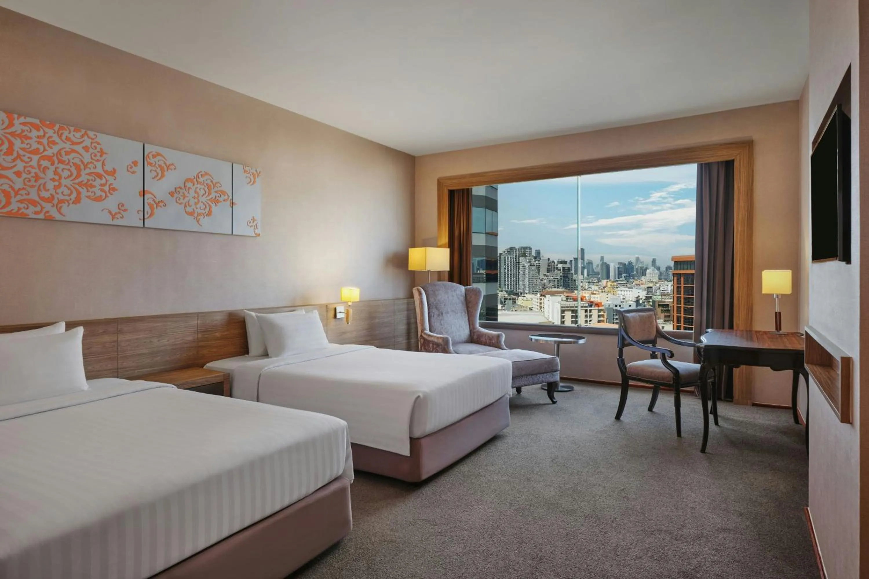 Photo of the whole room, Bed in Jubilee Prestige Hotel Ratchadapisek