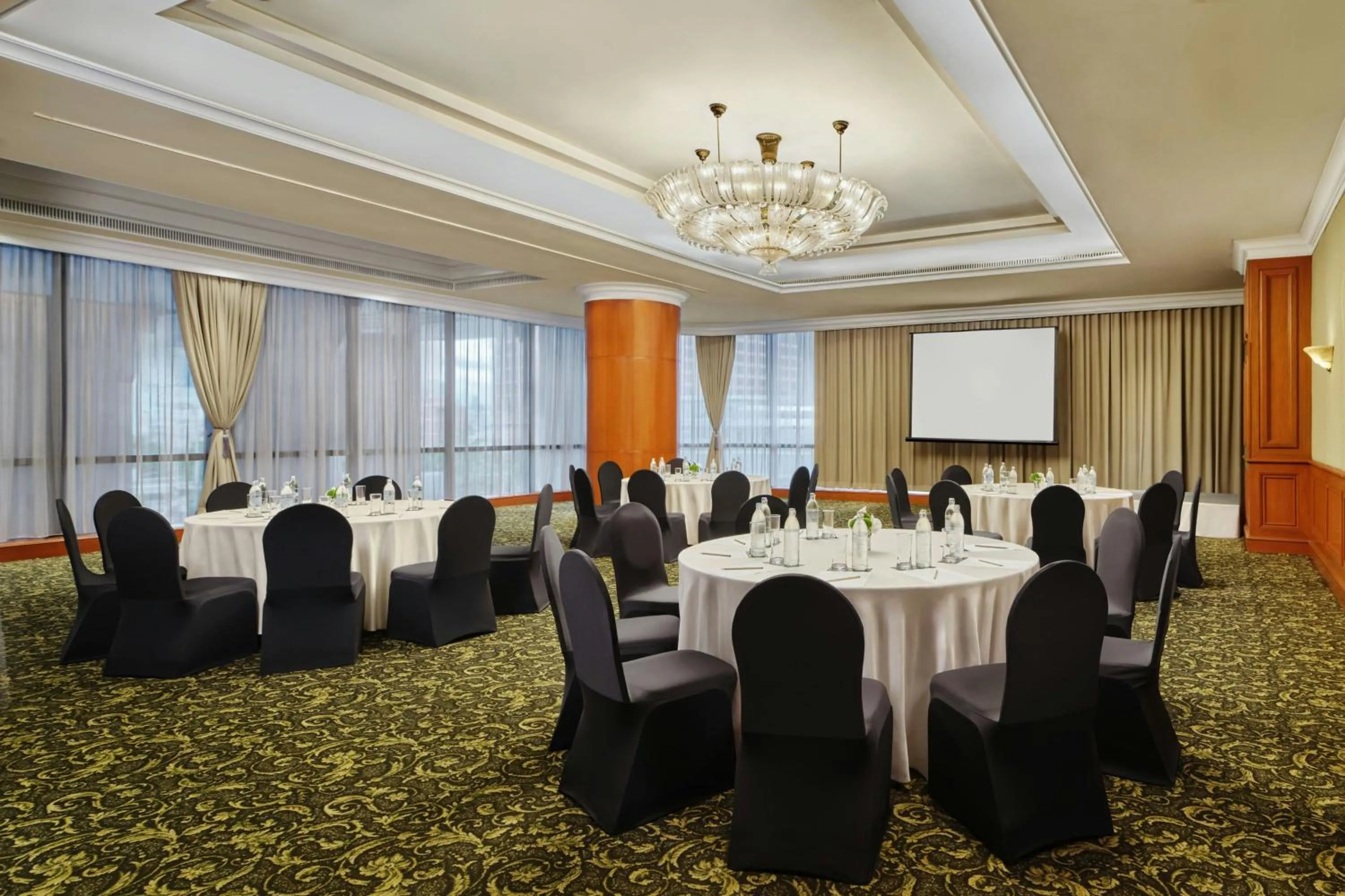Meeting/conference room in Jubilee Prestige Hotel Ratchadapisek