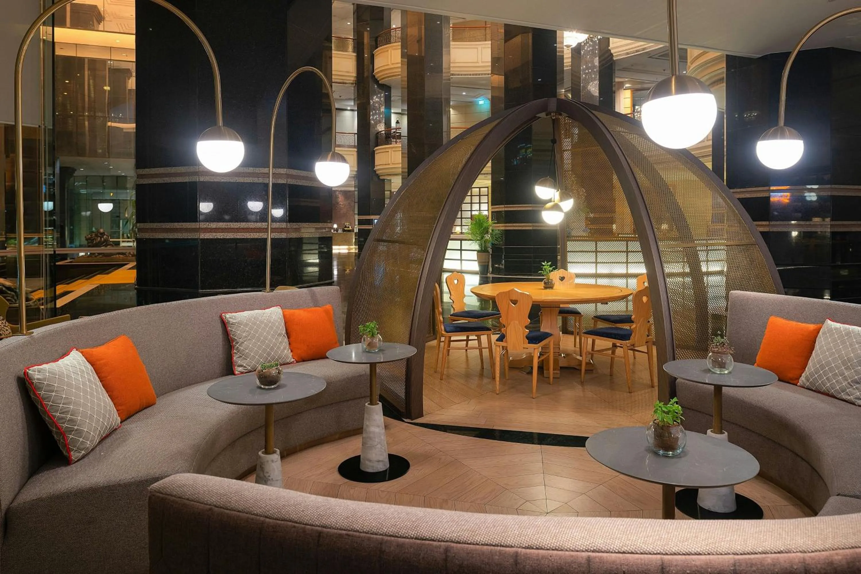 Restaurant/places to eat in Jubilee Prestige Hotel Ratchadapisek