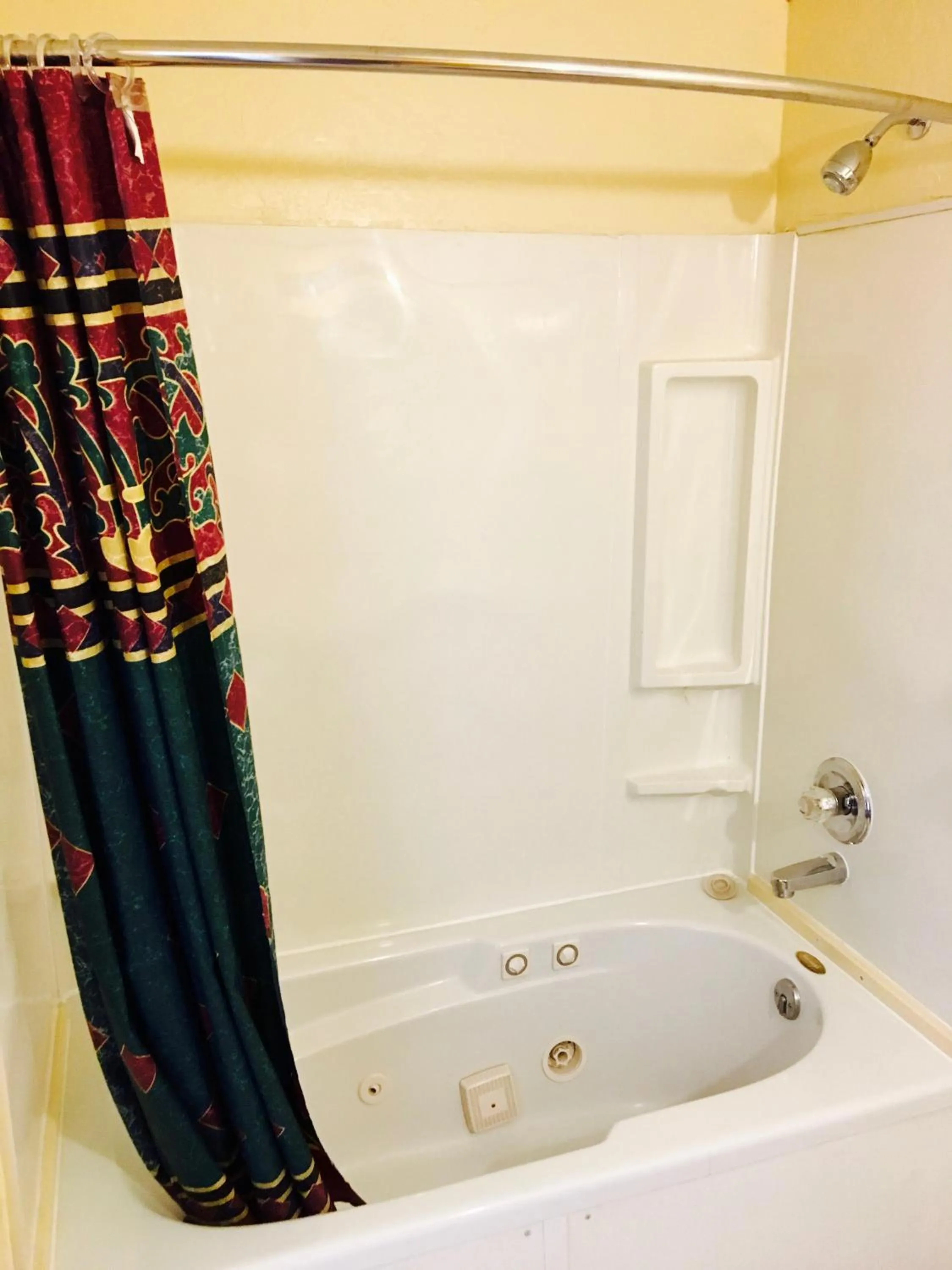 Bath in Relax Inn Lawton