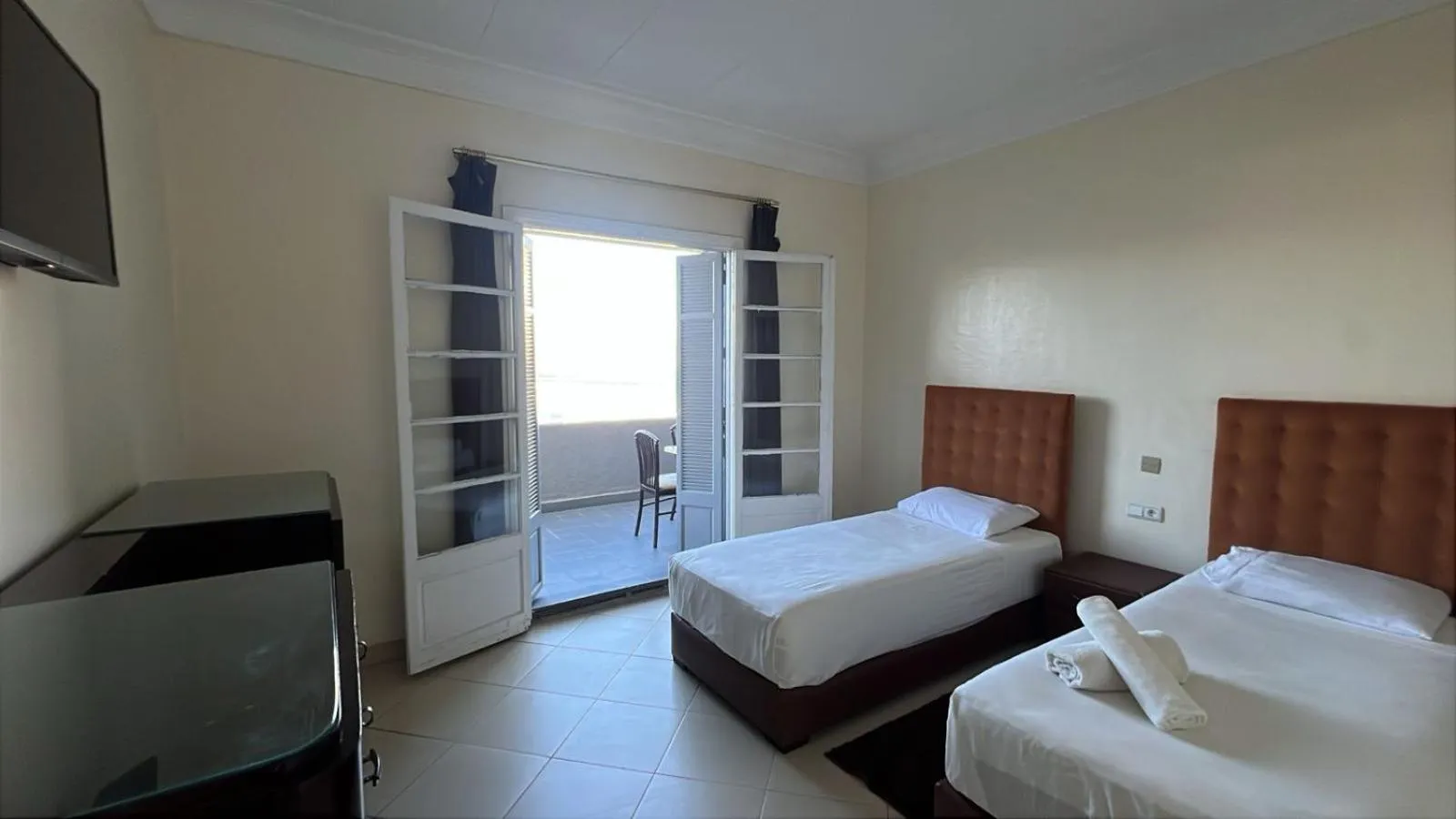 Bed in Hotel Le Gardenia (ex Lutetia)