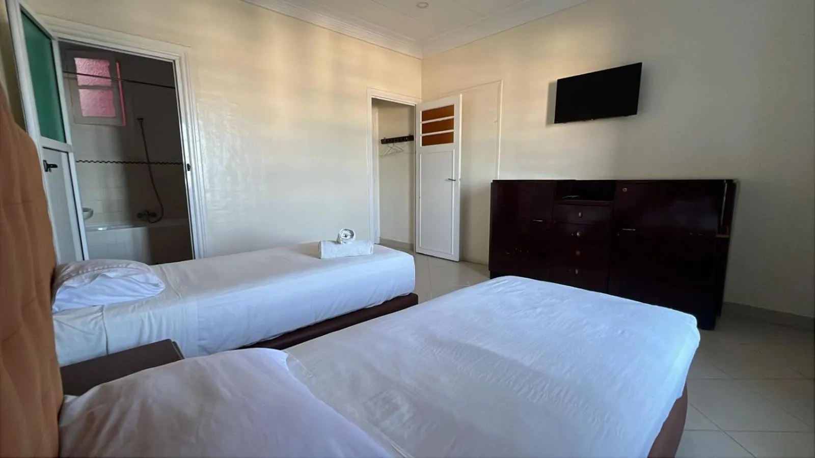 Bed in Hotel Le Gardenia (ex Lutetia)