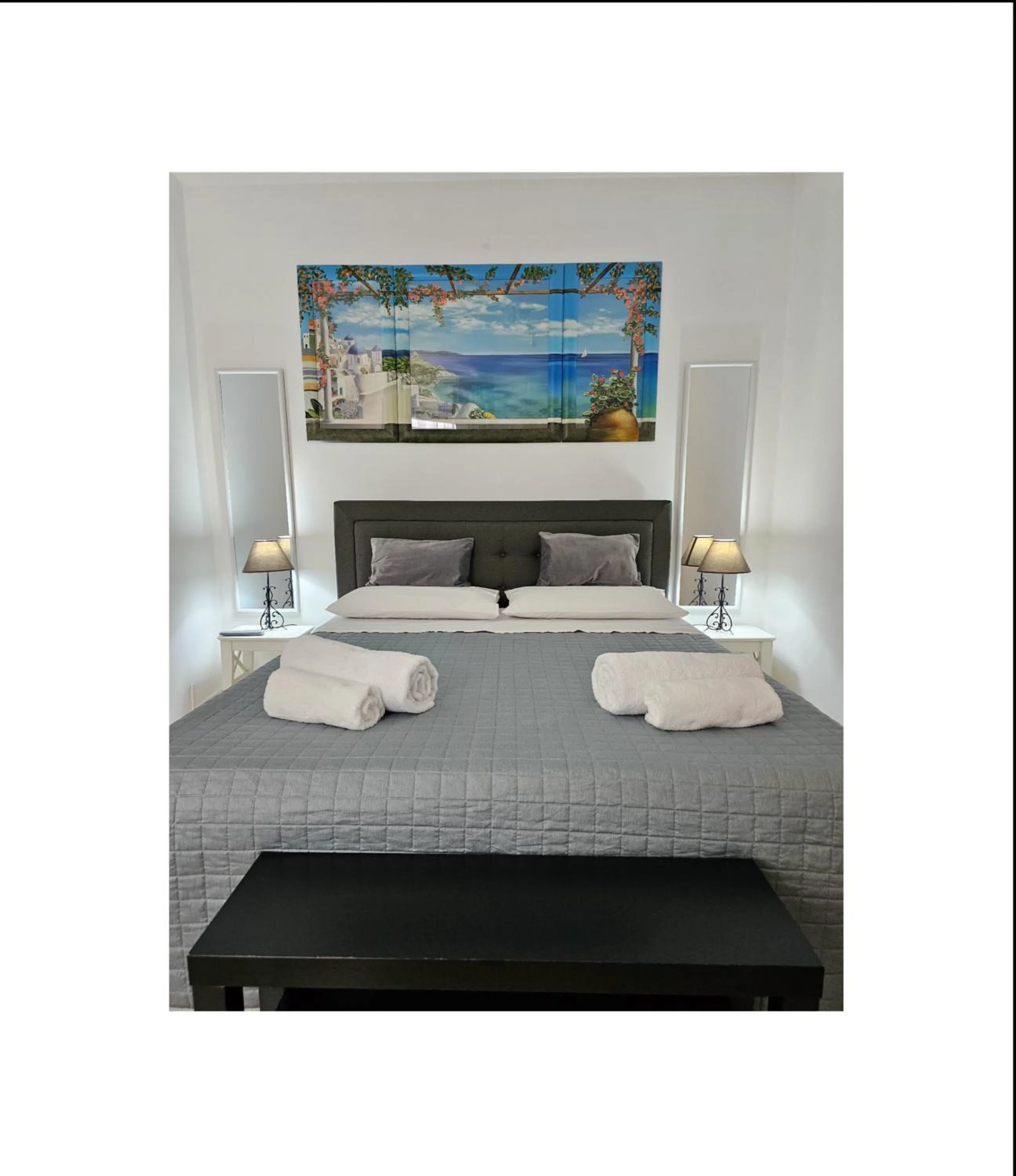 Bed in The Dreamers MXP