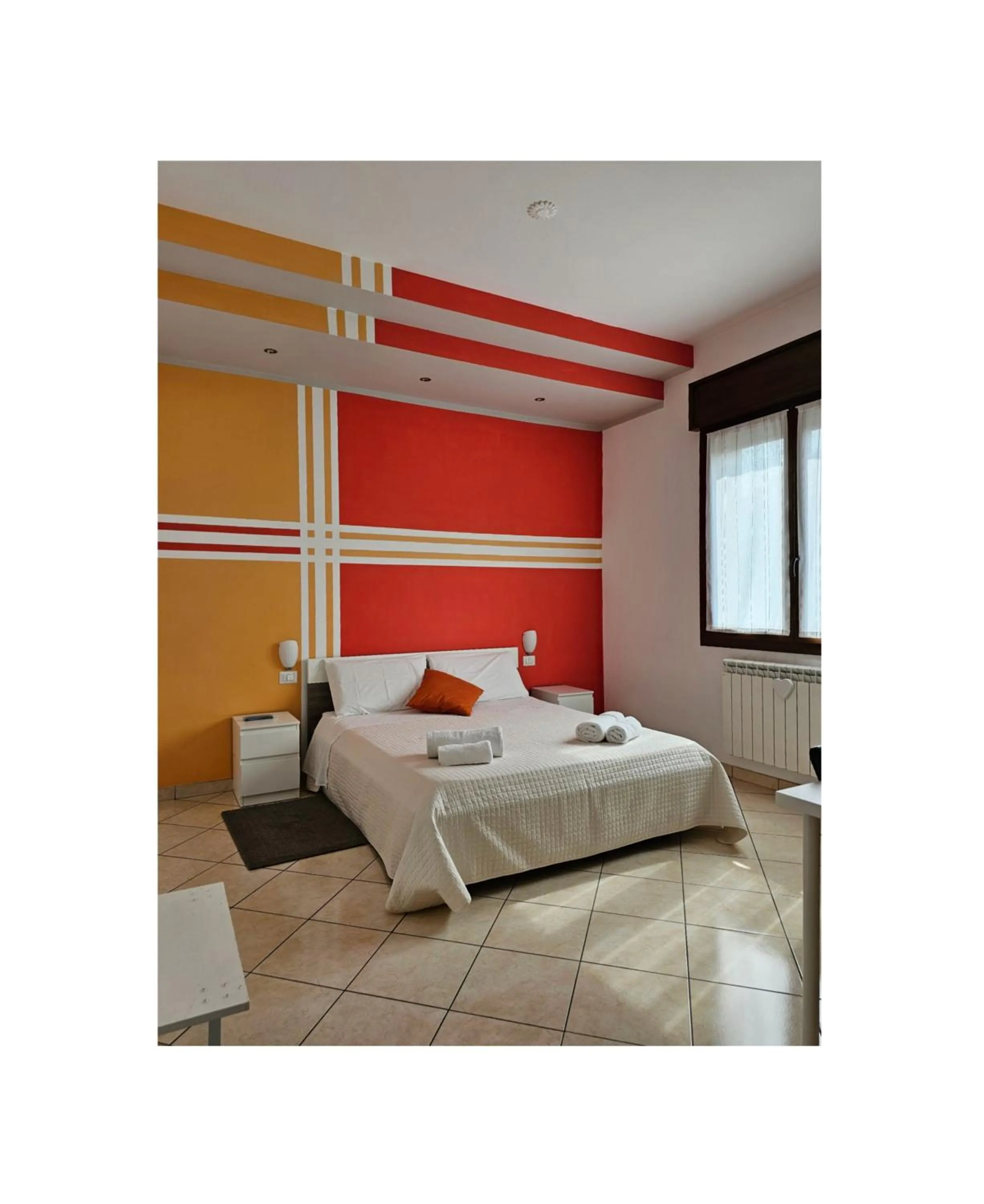 Bed in The Dreamers MXP