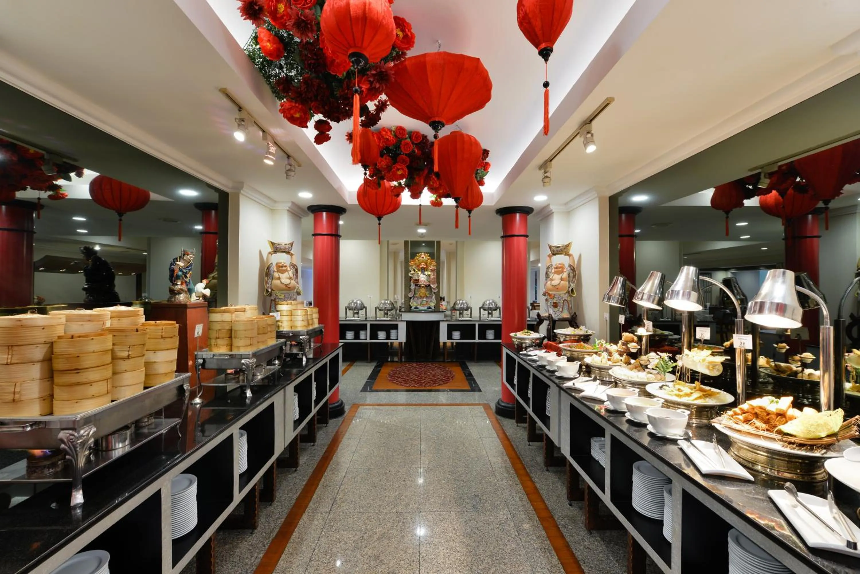 Restaurant/places to eat in Twin Towers Hotel