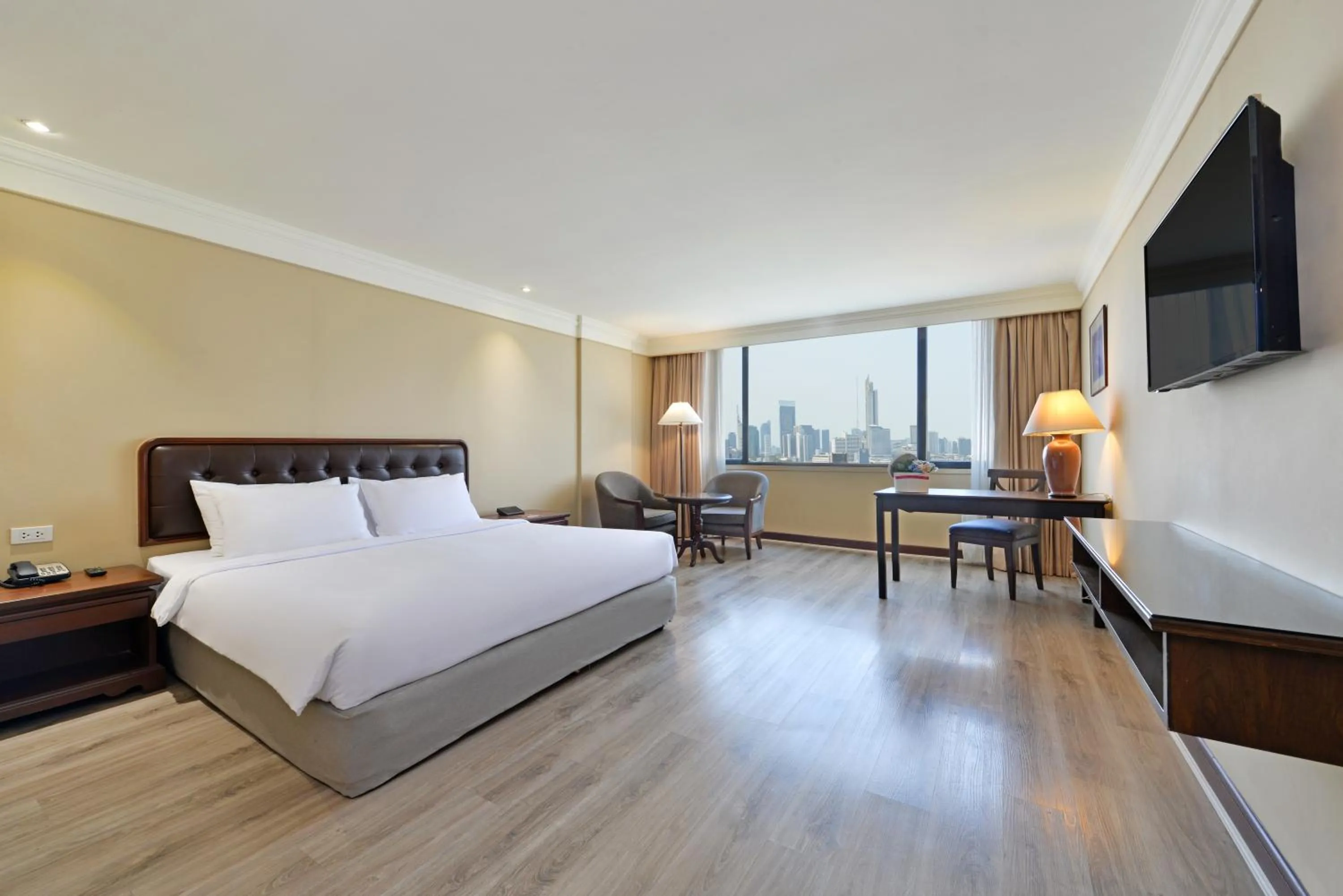 Bedroom, Bed in Twin Towers Hotel