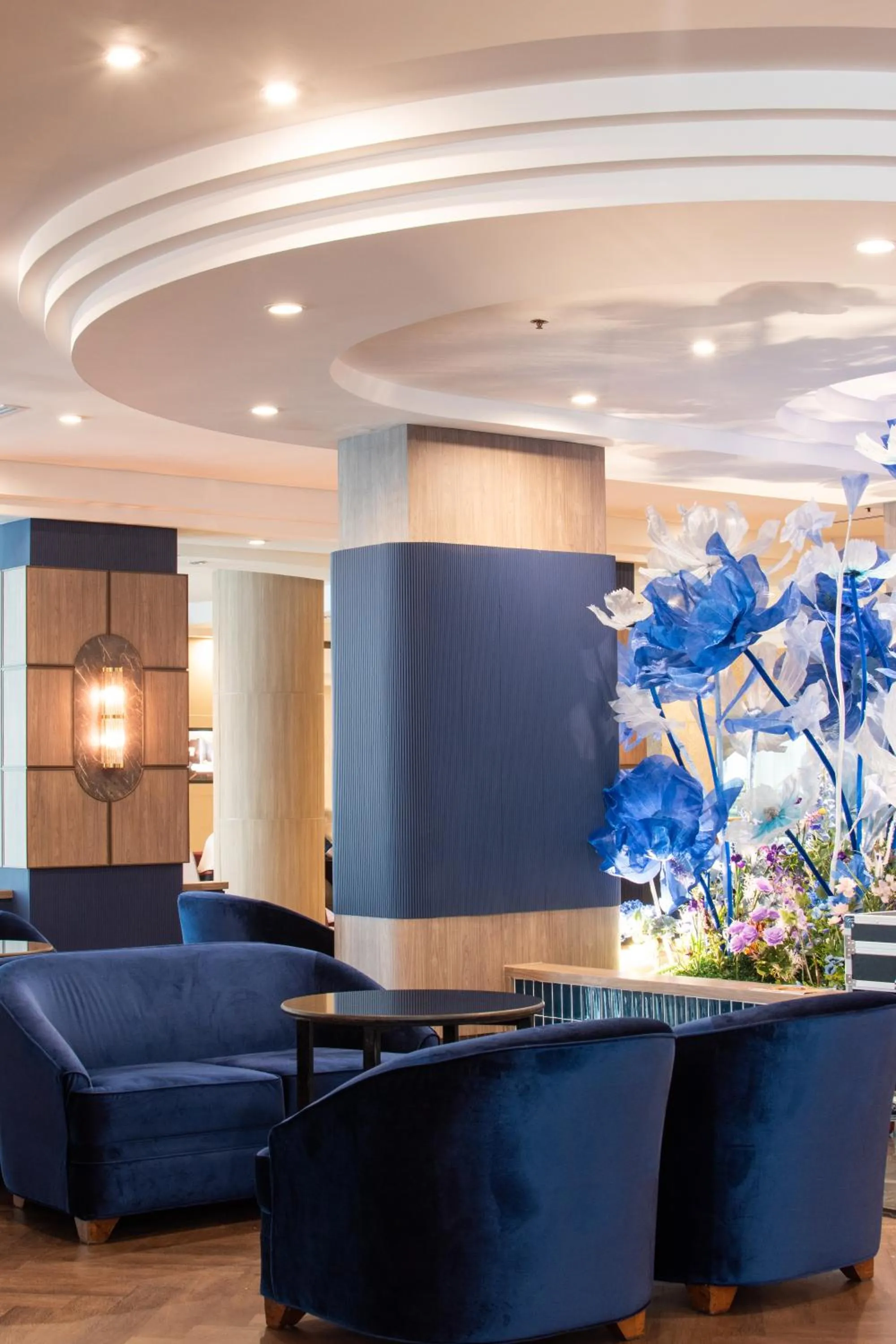 Lounge or bar in Twin Towers Hotel