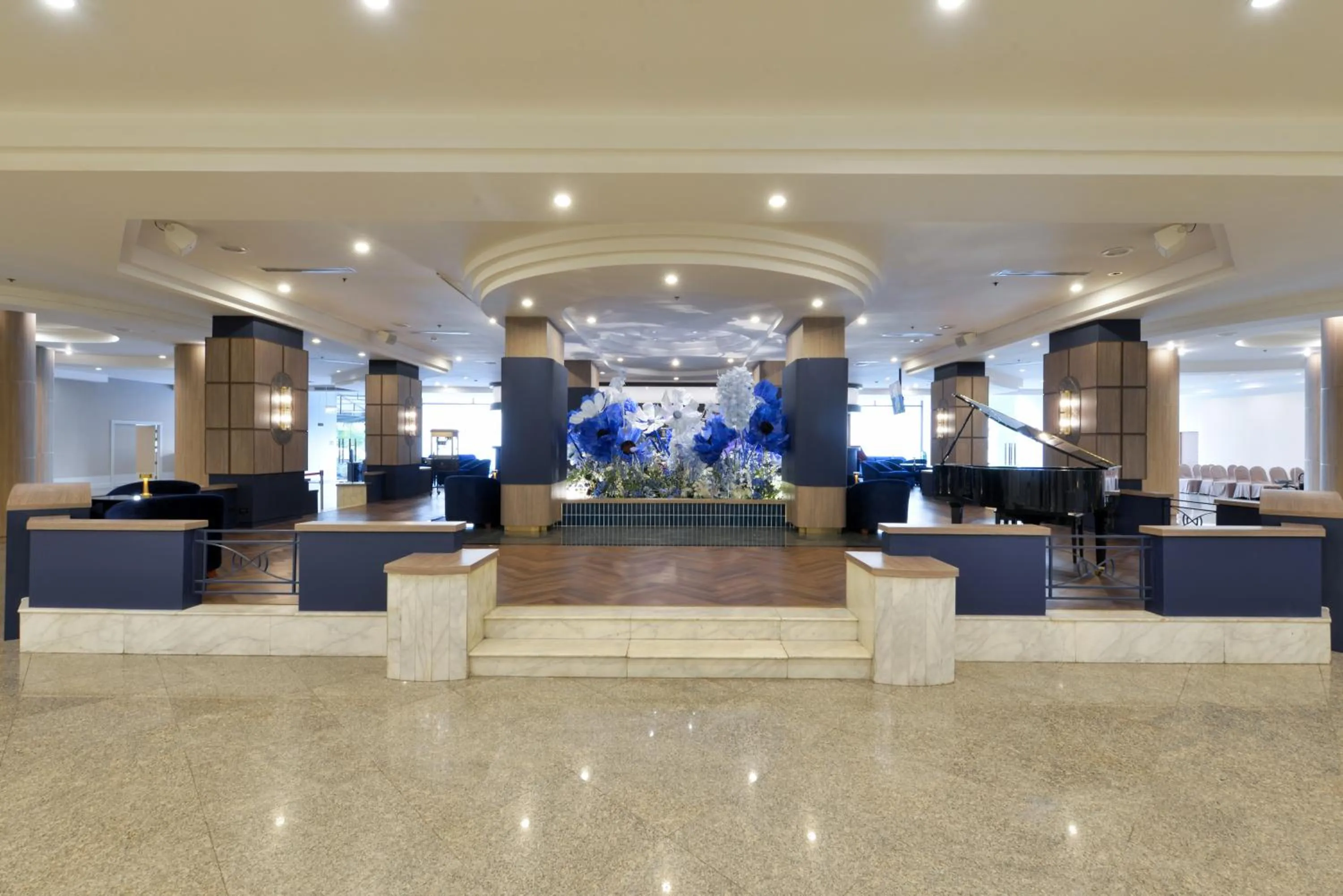 Lounge or bar in Twin Towers Hotel