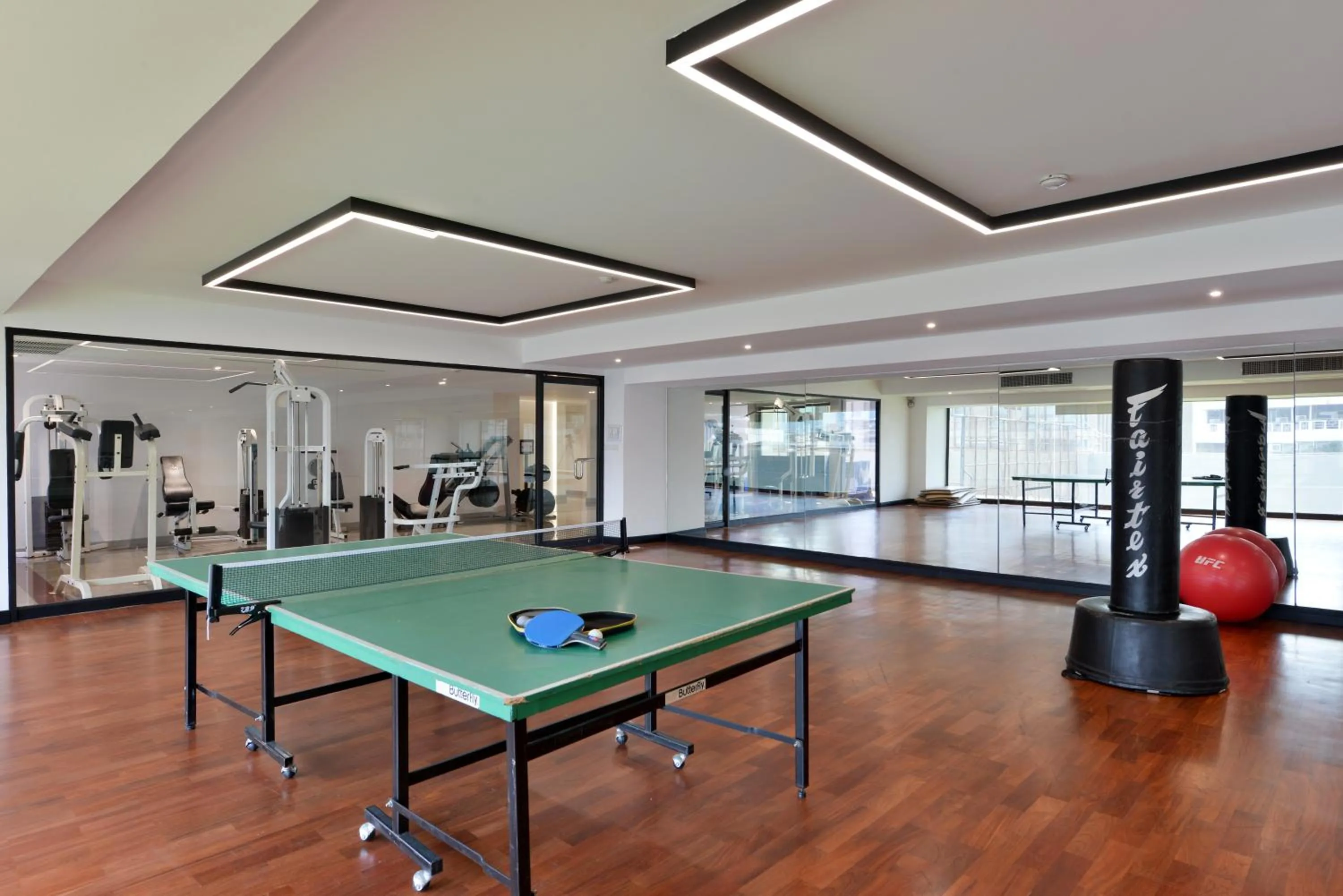 Fitness centre/facilities in Twin Towers Hotel