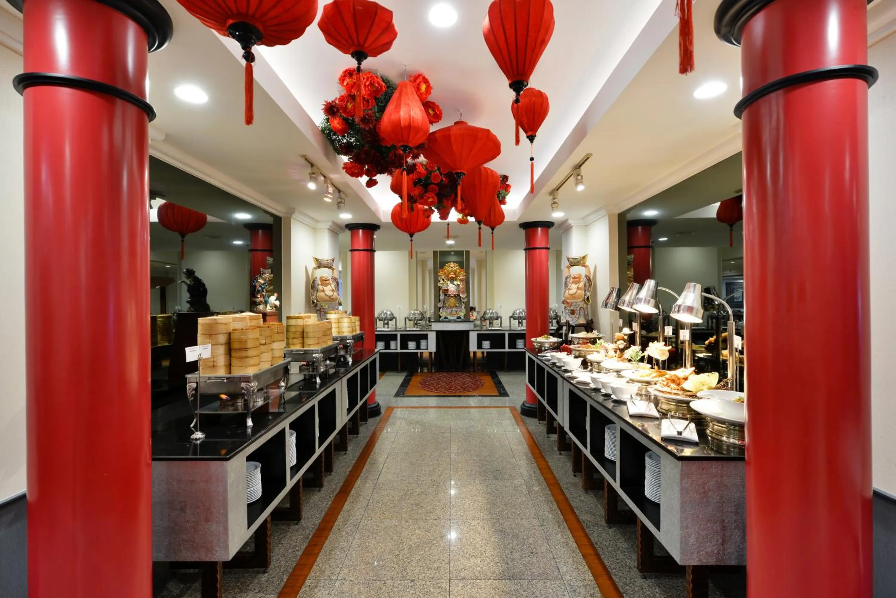 Restaurant/places to eat in Twin Towers Hotel