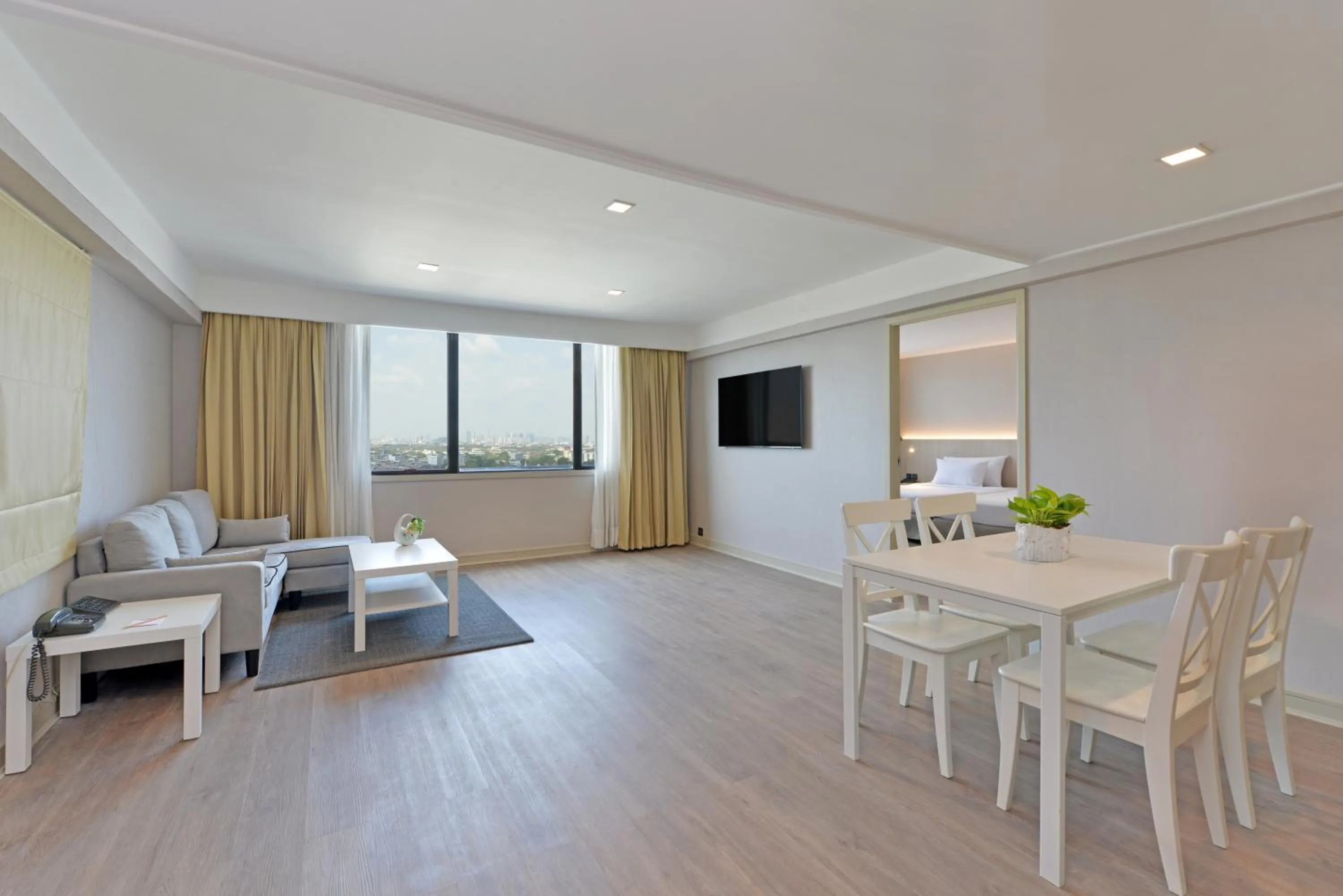 Living room in Twin Towers Hotel