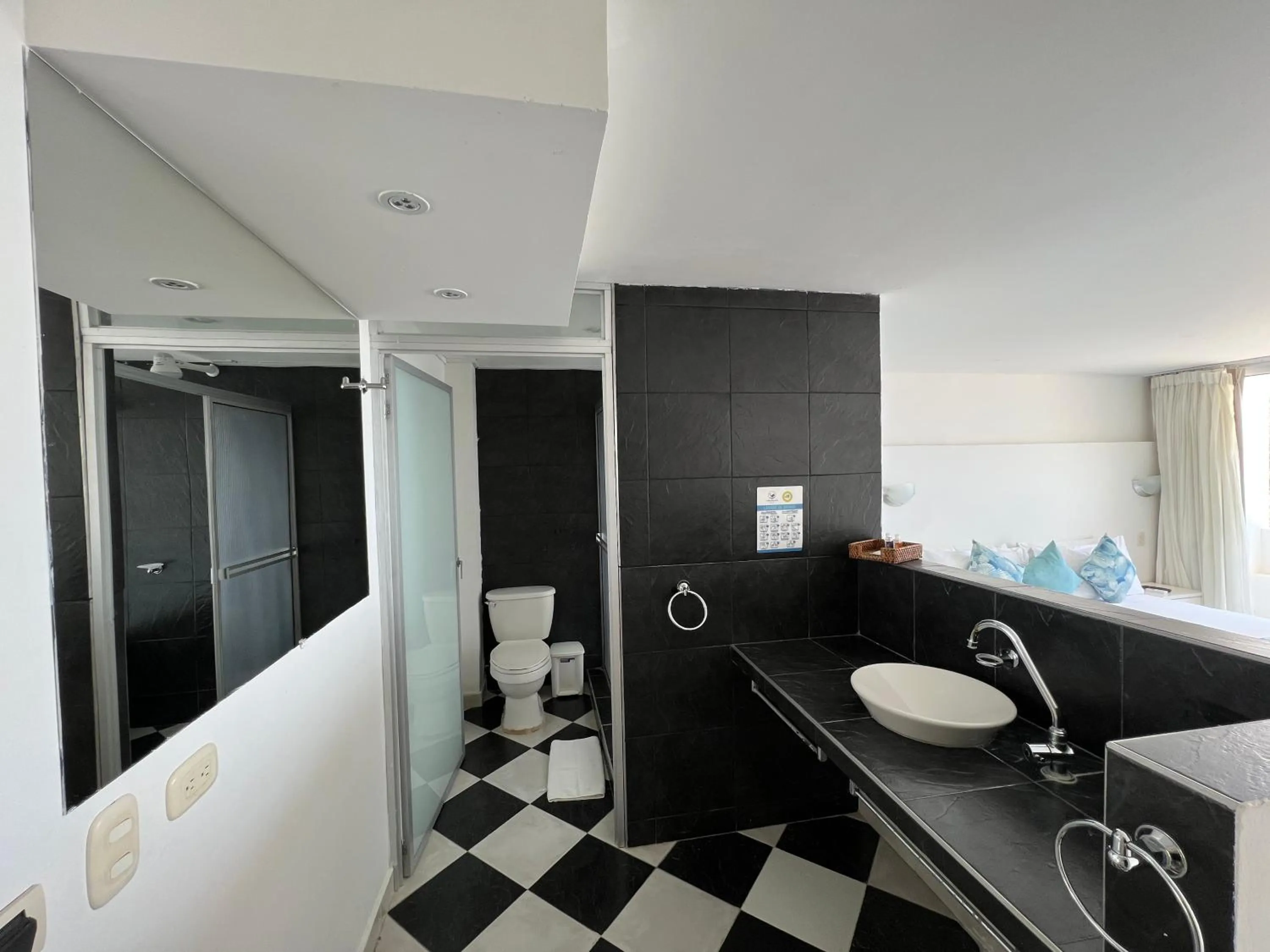 Bathroom in La Ballena Azul Hotel