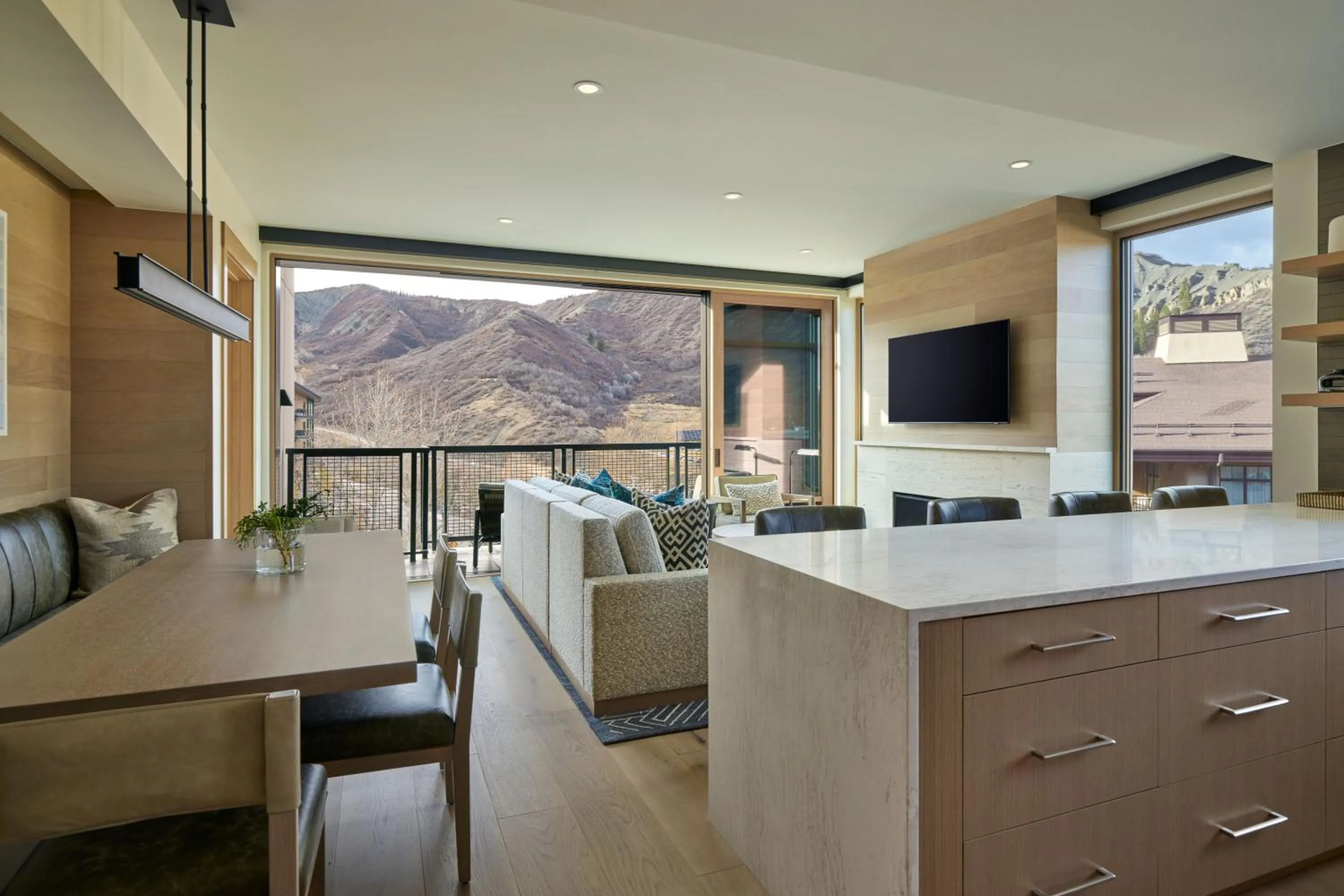 Communal lounge/ TV room in Viceroy Snowmass