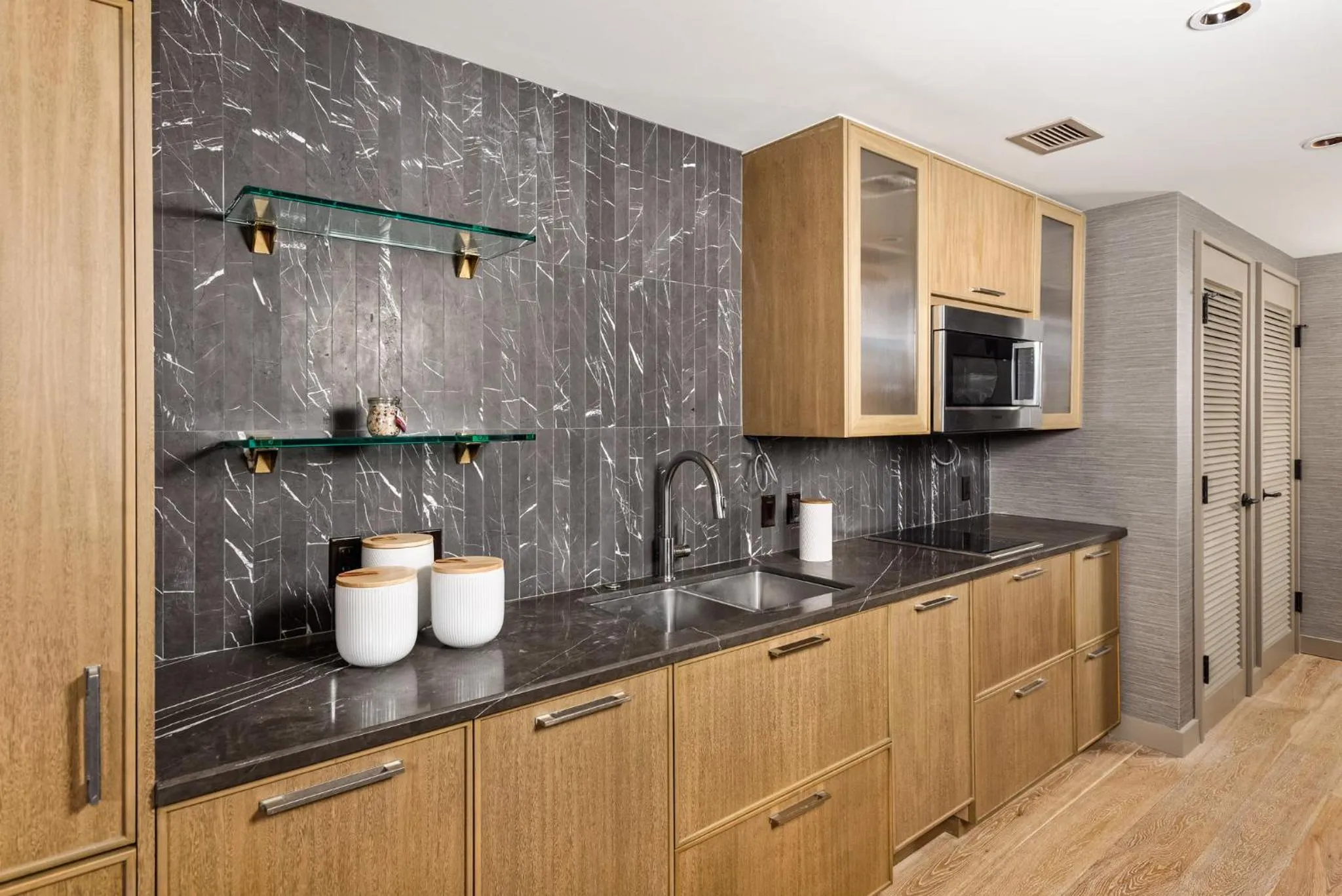 Photo of the whole room in Viceroy Snowmass