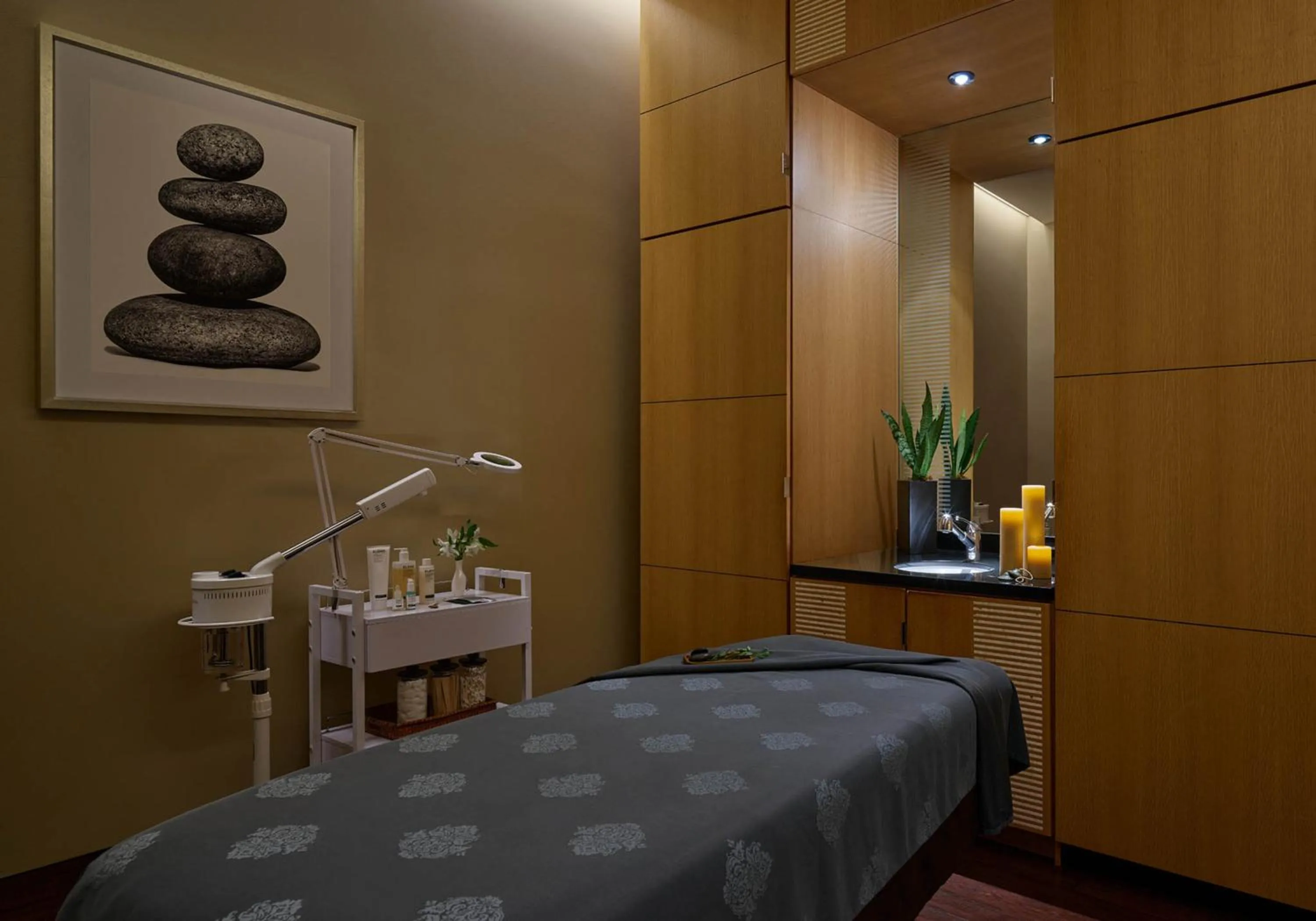 Spa and wellness centre/facilities, Bed in Viceroy Snowmass
