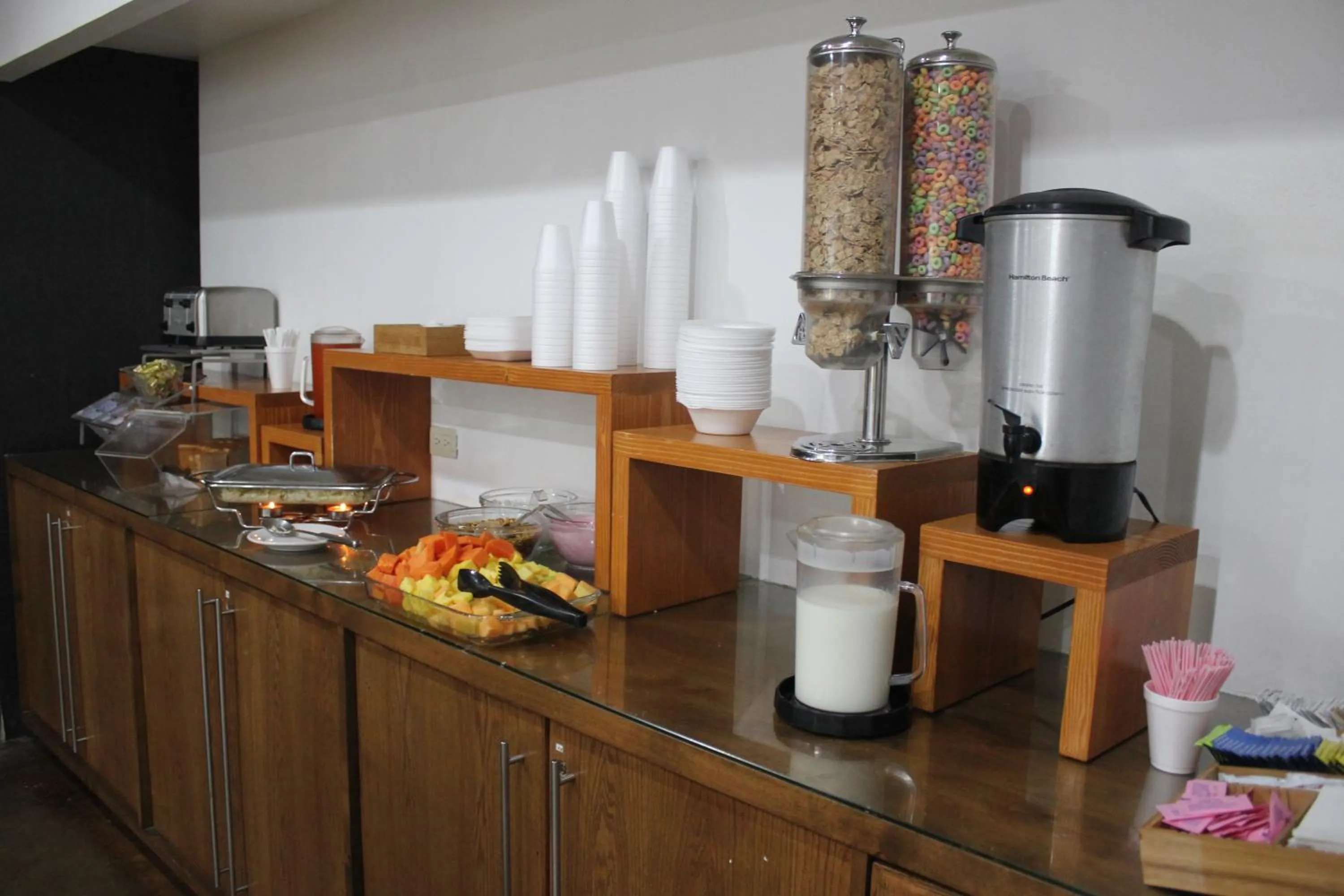 Food in Seven Crown Express & Suites by Kavia