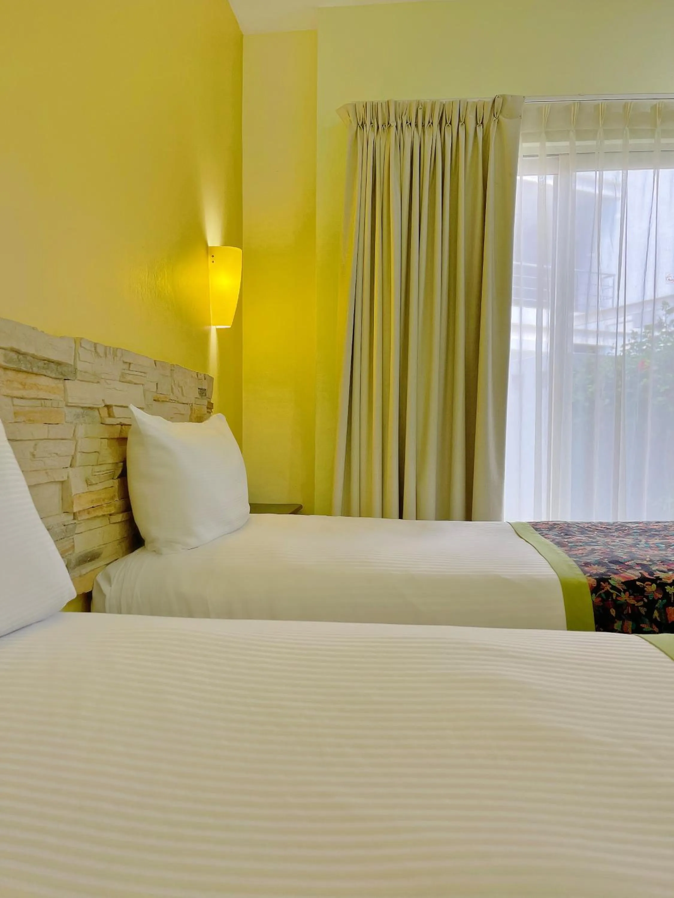 Photo of the whole room, Bed in Seven Crown Express & Suites by Kavia