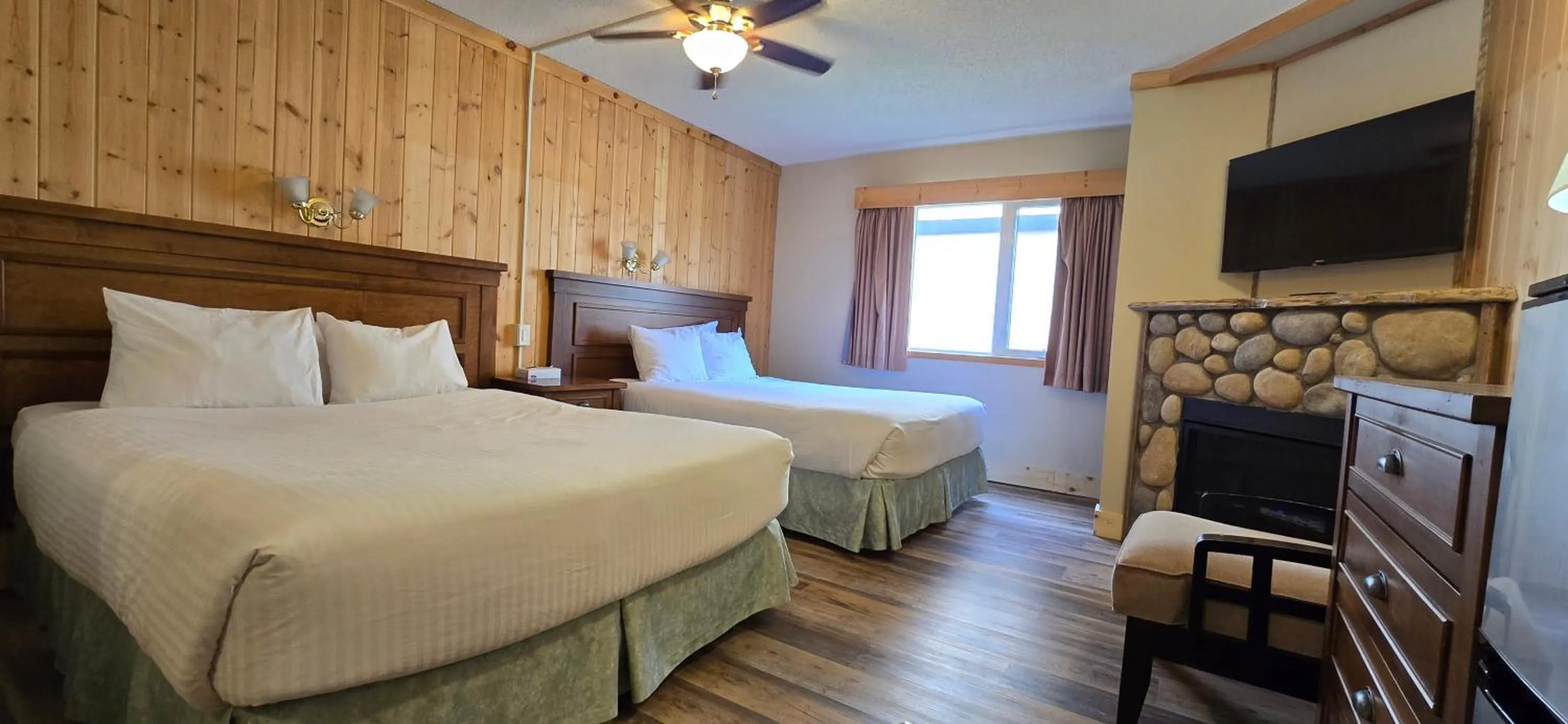 TV and multimedia, Bed in Aspen Village