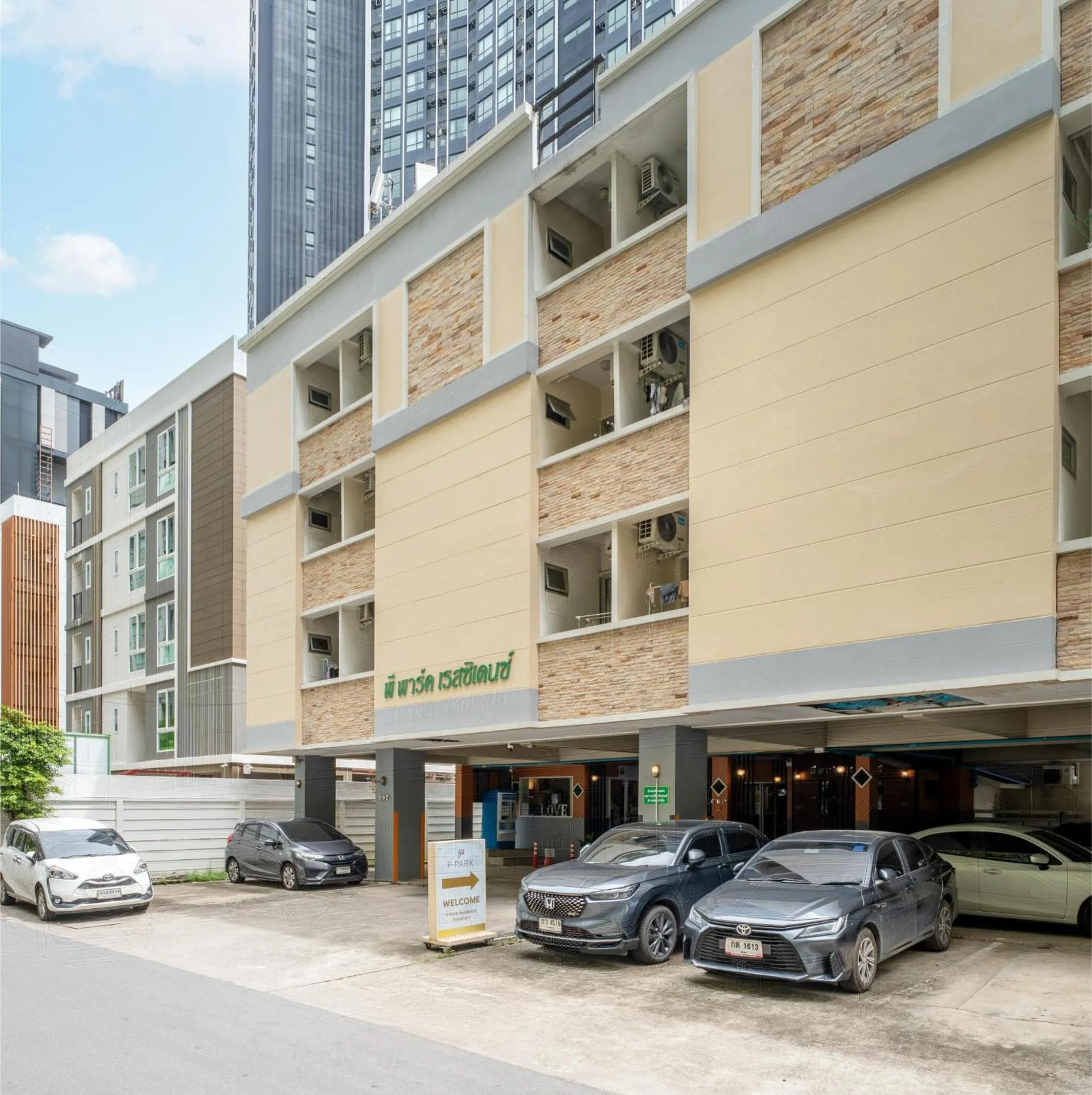 Property building in P-Park Suvarnabhumi