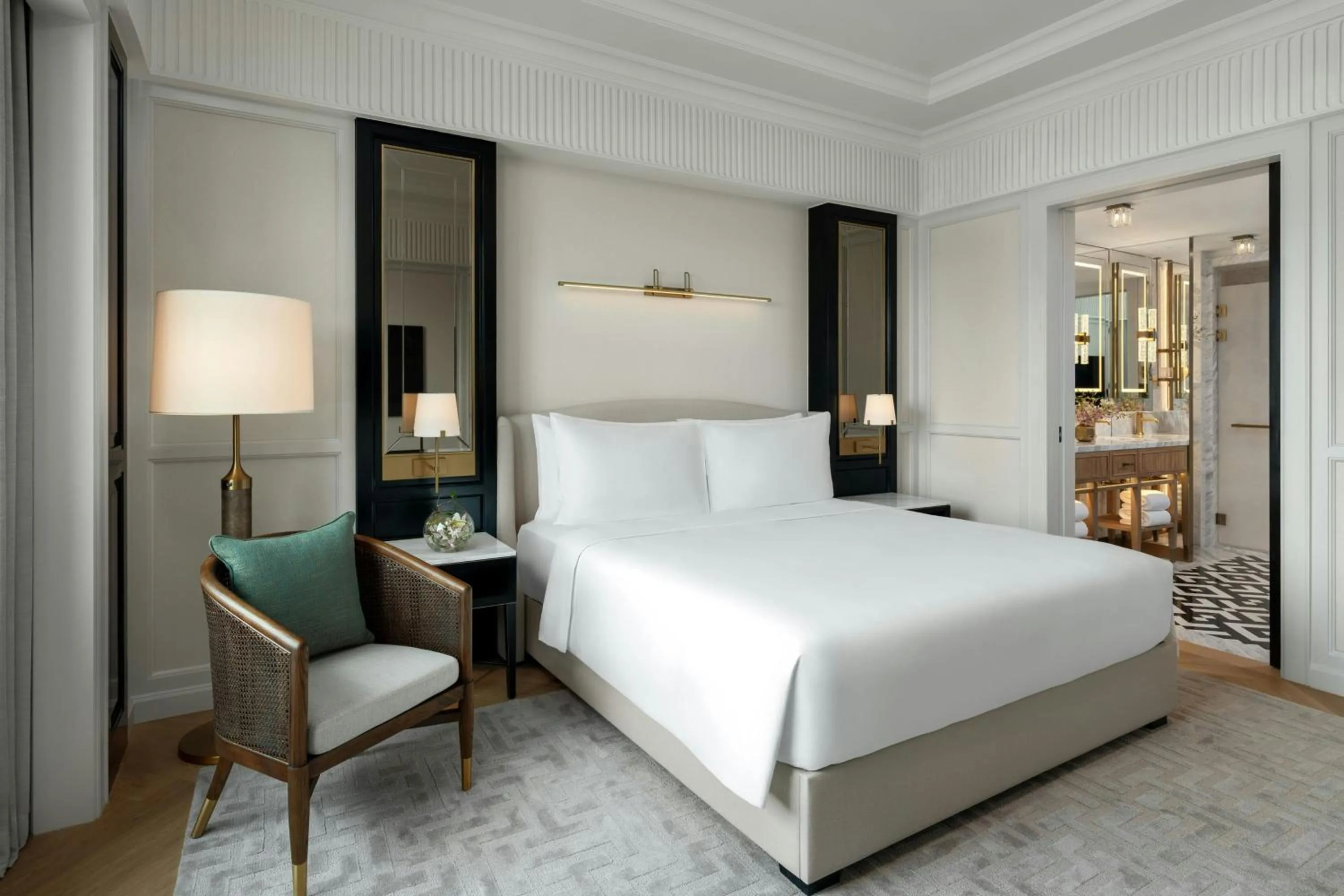 Bedroom, Bed in The Laurus, a Luxury Collection Resort, Singapore
