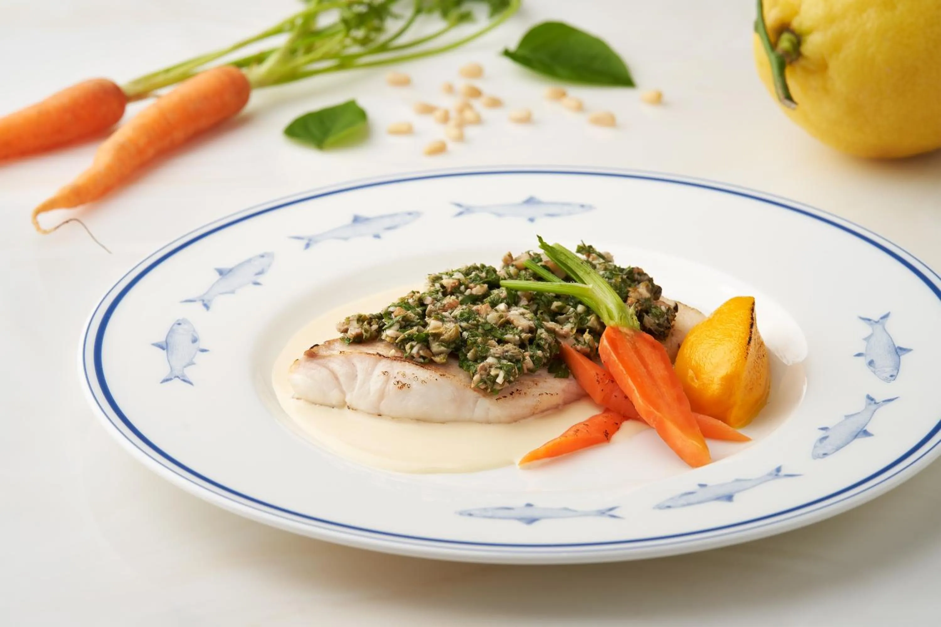 Food and drinks in The Laurus, a Luxury Collection Resort, Singapore