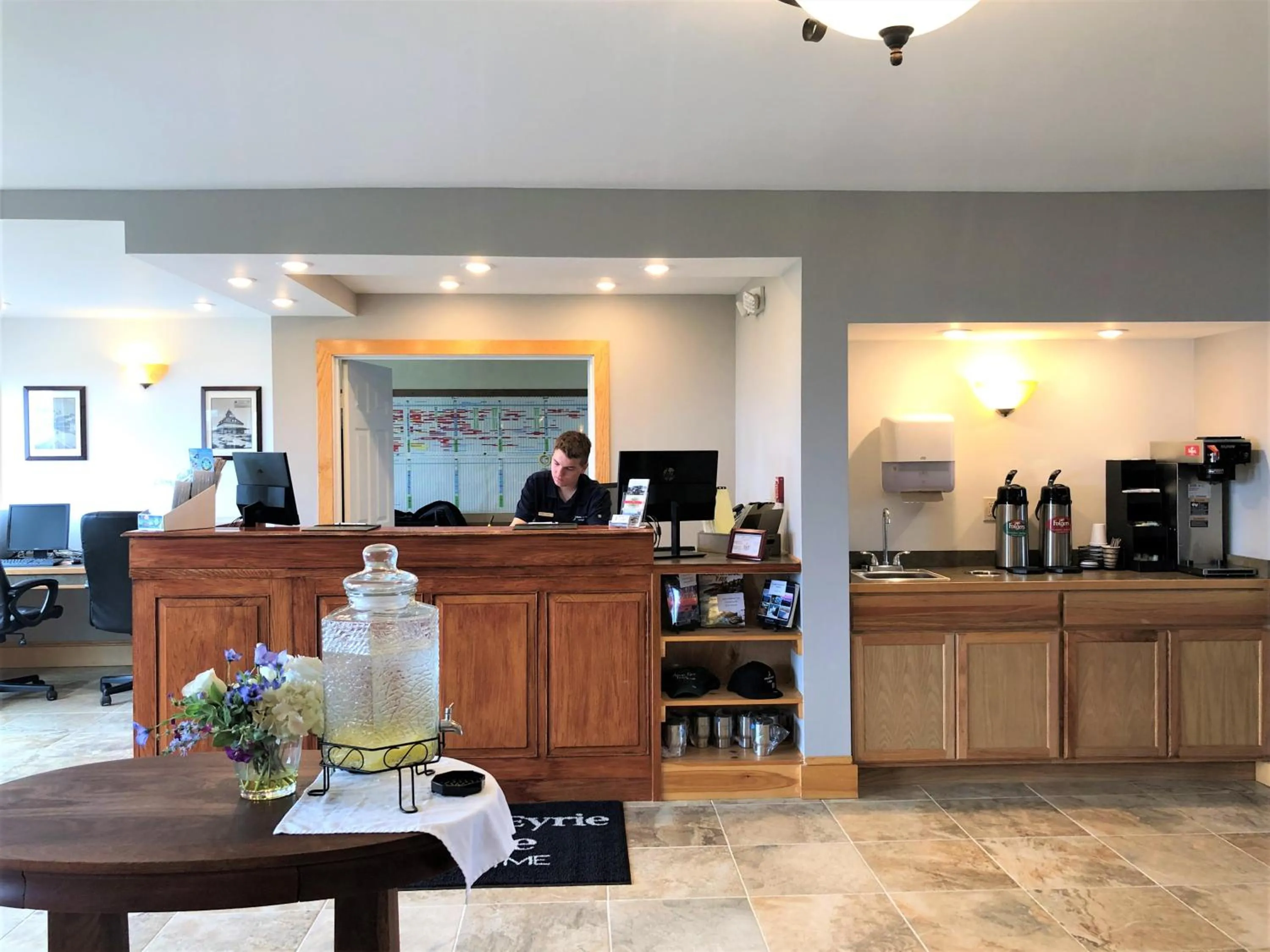 Atlantic Eyrie Lodge