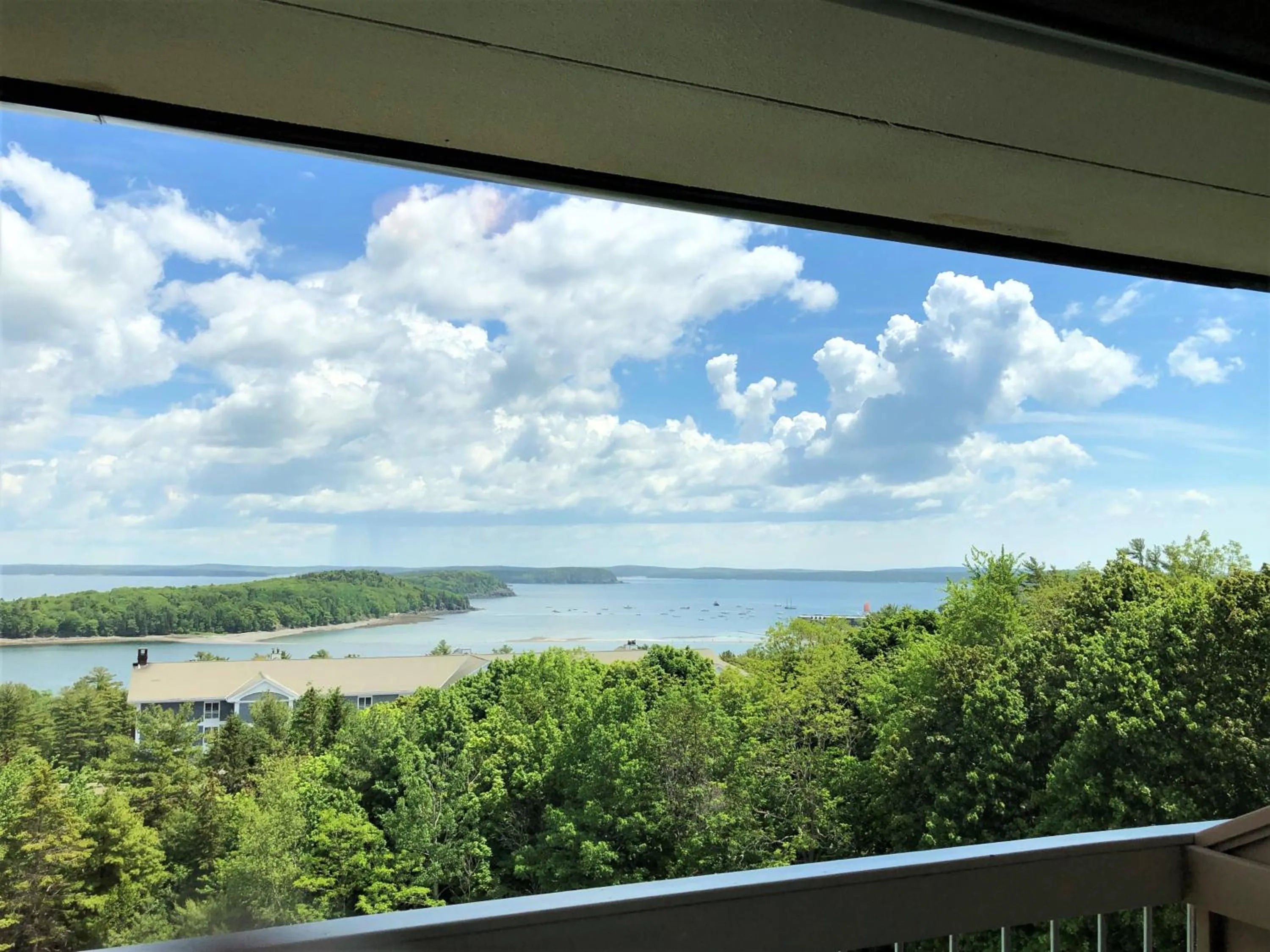 Atlantic Eyrie Lodge