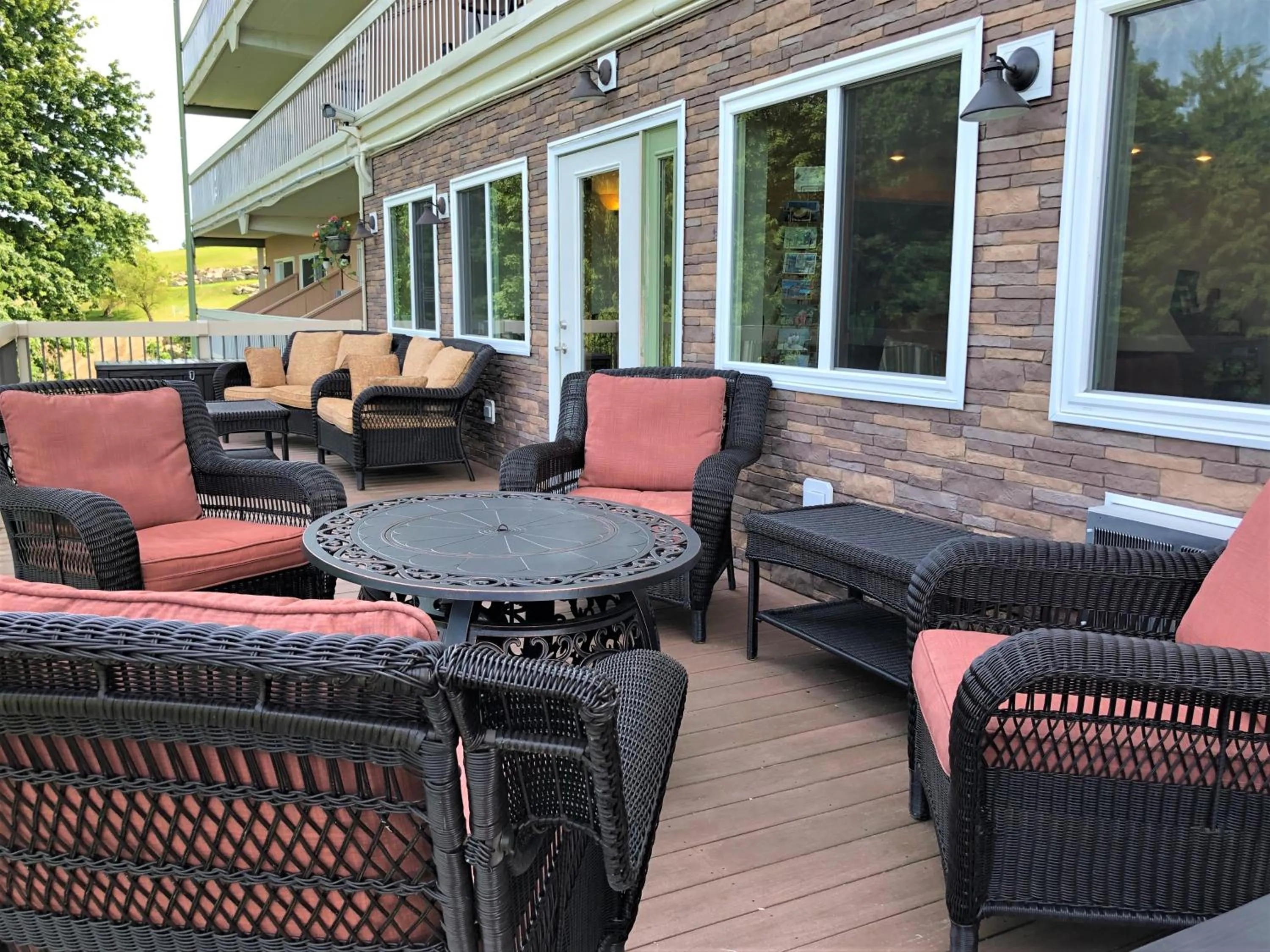 Atlantic Eyrie Lodge