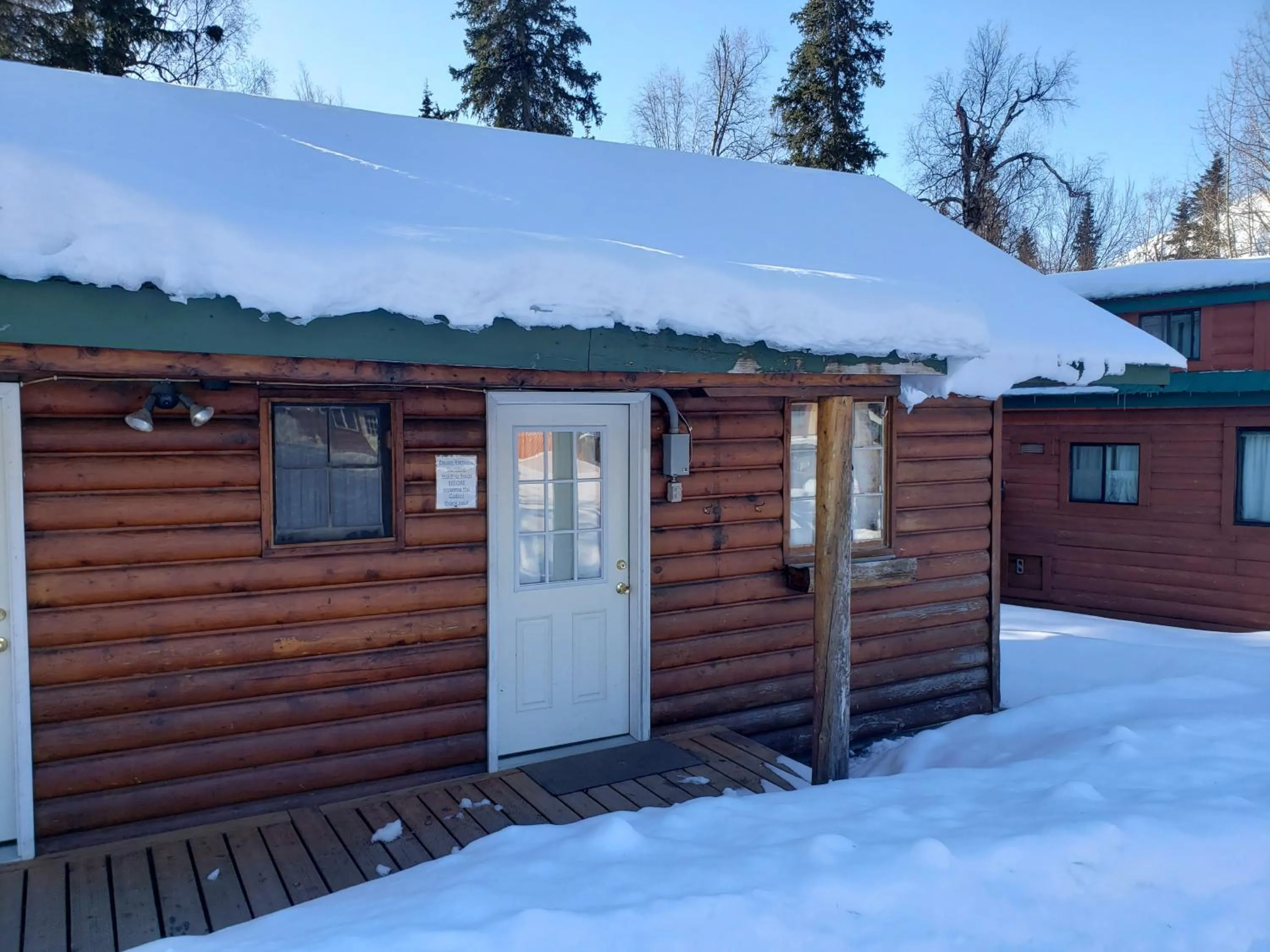 Property building in Gwin's Lodge & Roadhouse