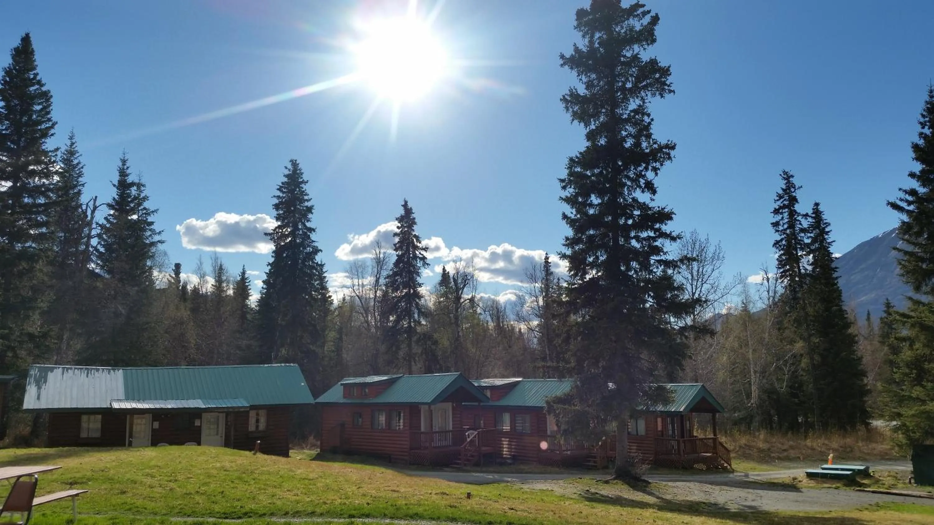 Property building in Gwin's Lodge & Roadhouse