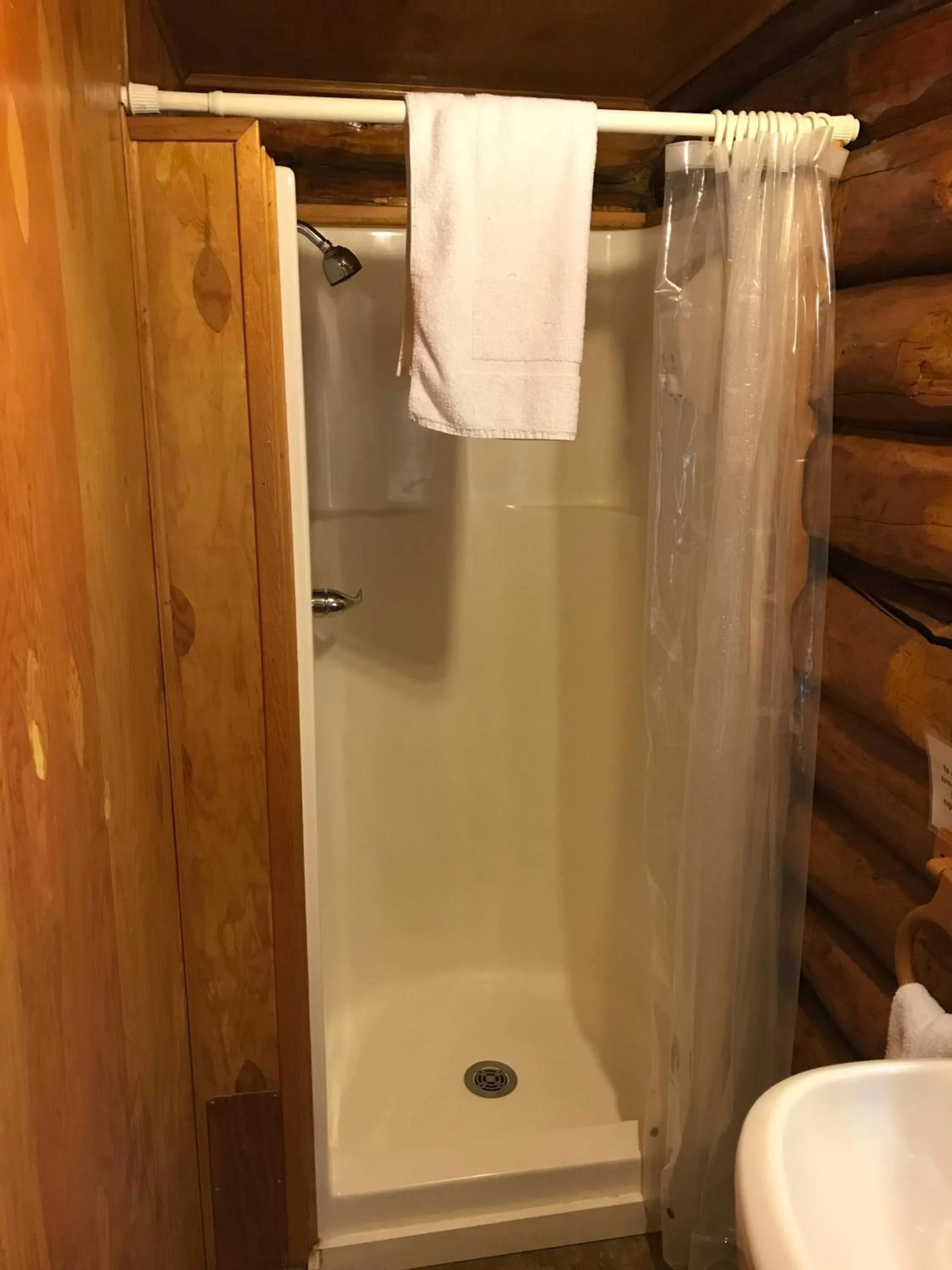 Bathroom in Gwin's Lodge & Roadhouse